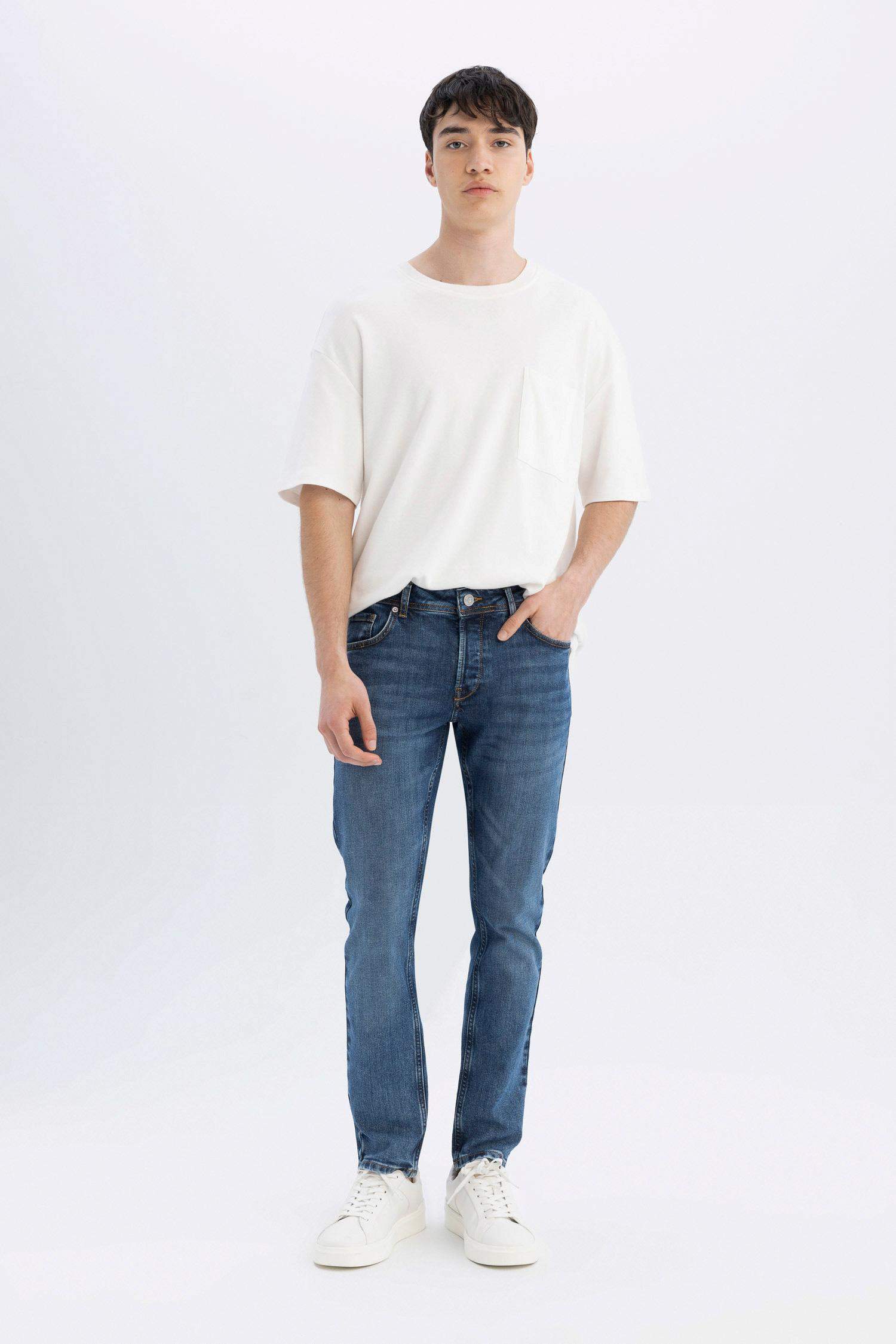 Pedro Slim Fit Normal Waist Narrow Leg Jeans