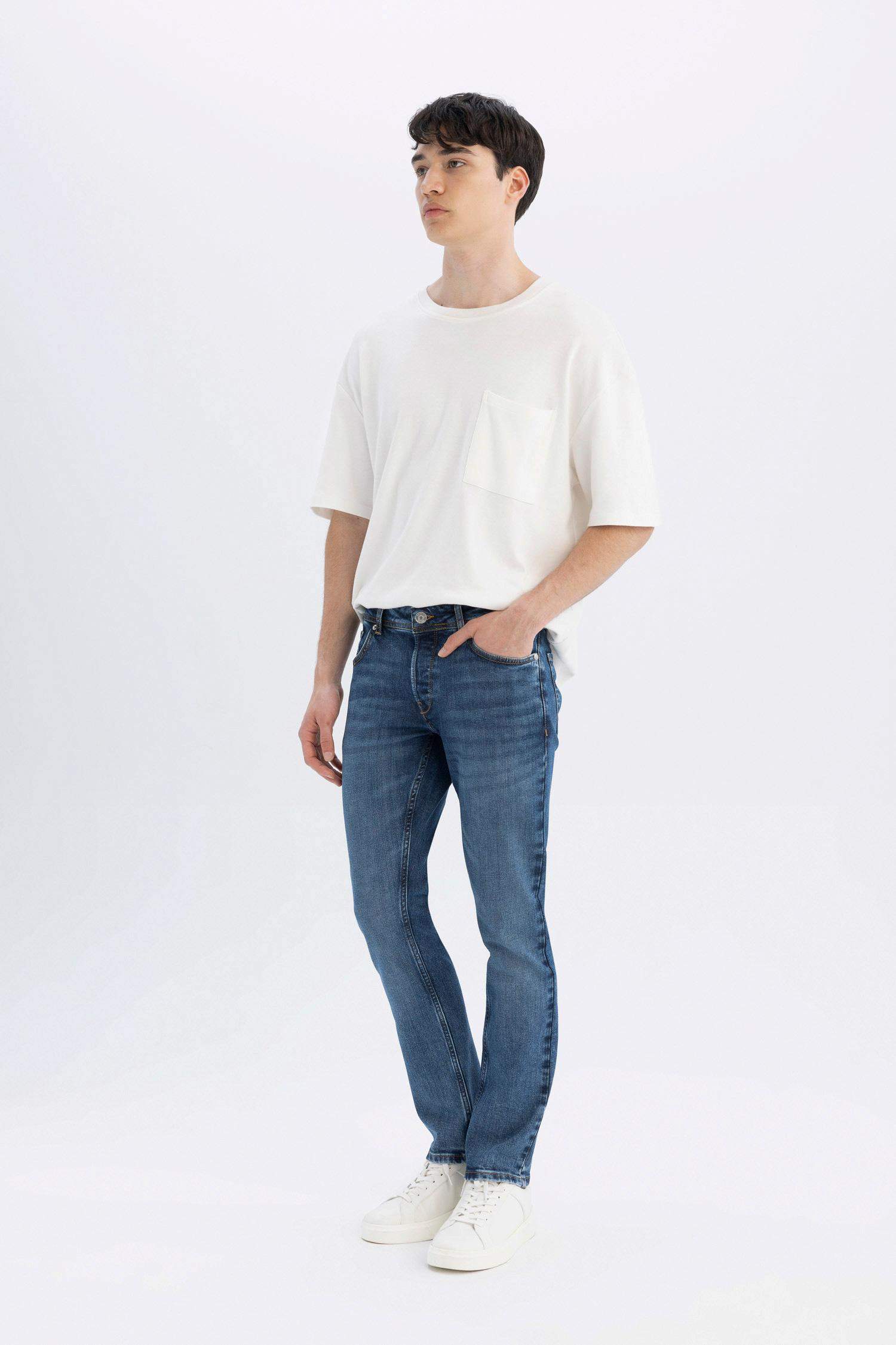 Pedro Slim Fit Normal Waist Narrow Leg Jeans