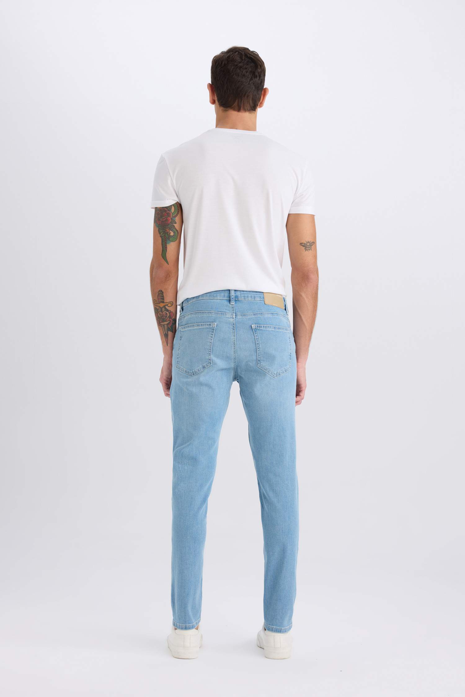 سروال جينز جينز كارلو سكيني فيت برجل ضيق