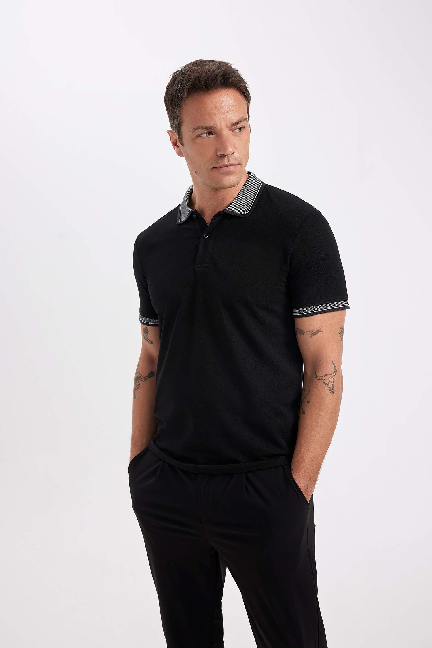 Slim Fit Dar Kesim Polo Yaka Kısa Kollu Pamuklu Tişört