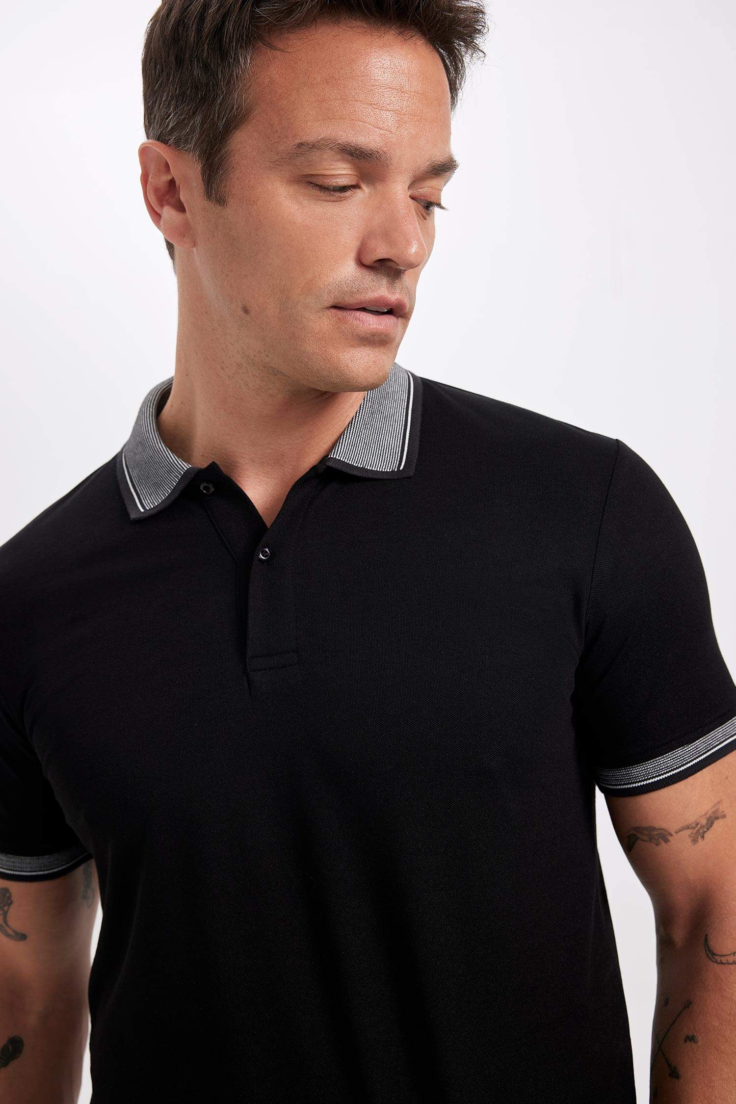 Slim Fit Dar Kesim Polo Yaka Kısa Kollu Pamuklu Tişört