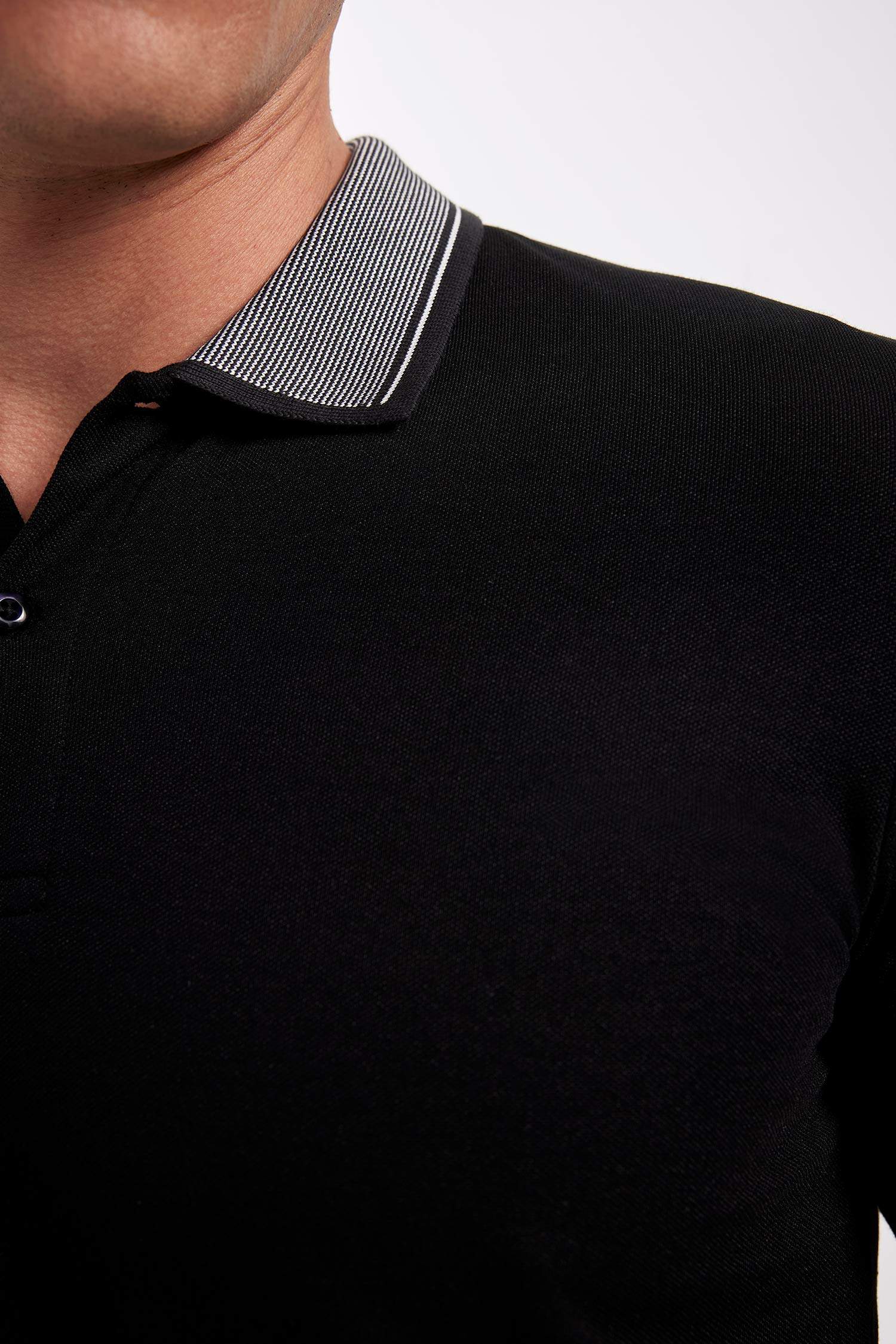 Slim Fit Dar Kesim Polo Yaka Kısa Kollu Pamuklu Tişört