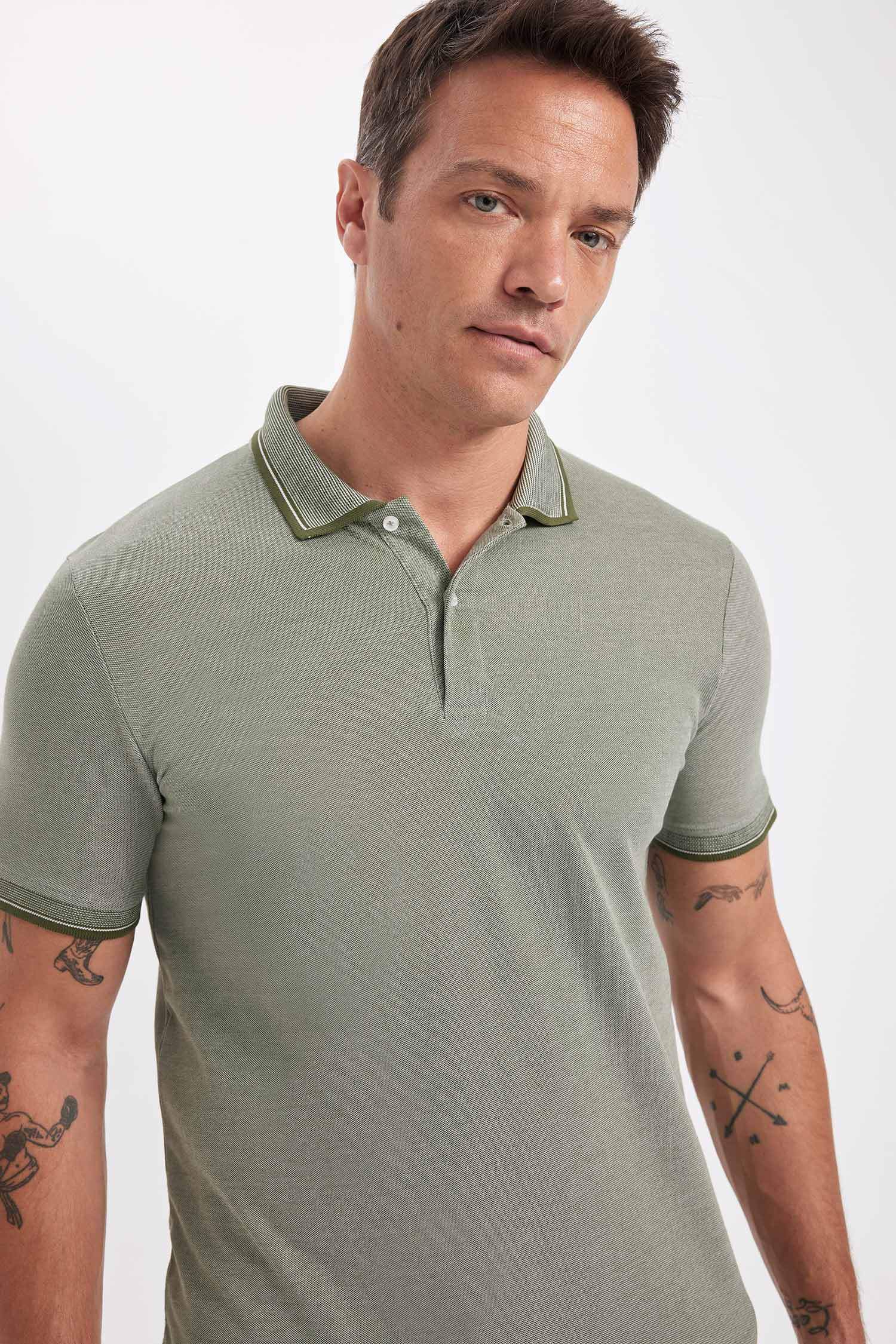 Slim Fit Dar Kesim Polo Yaka Kısa Kollu Pamuklu Tişört