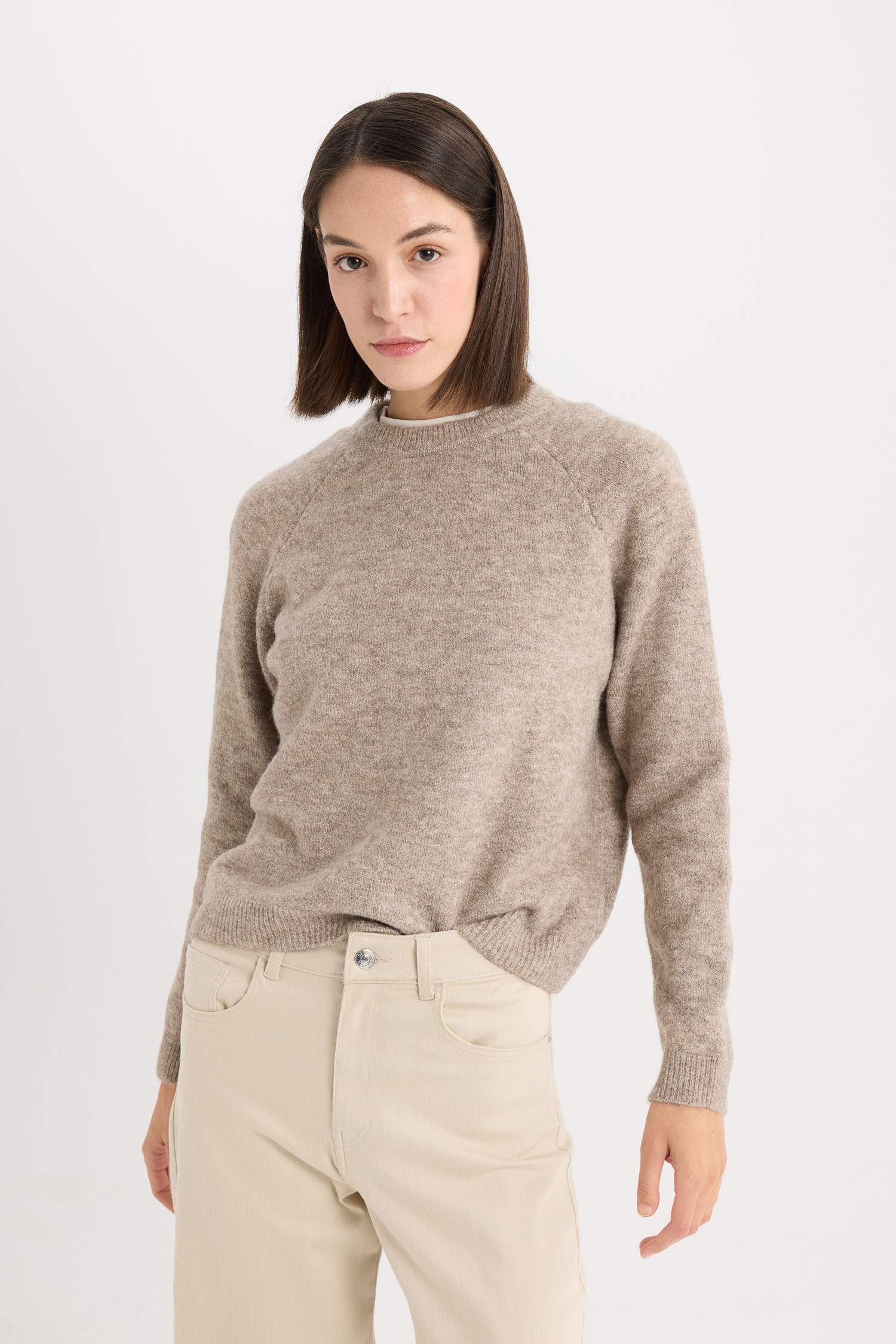 بلوفر تريكو سامبل قصة عادية برقبة مستديرة