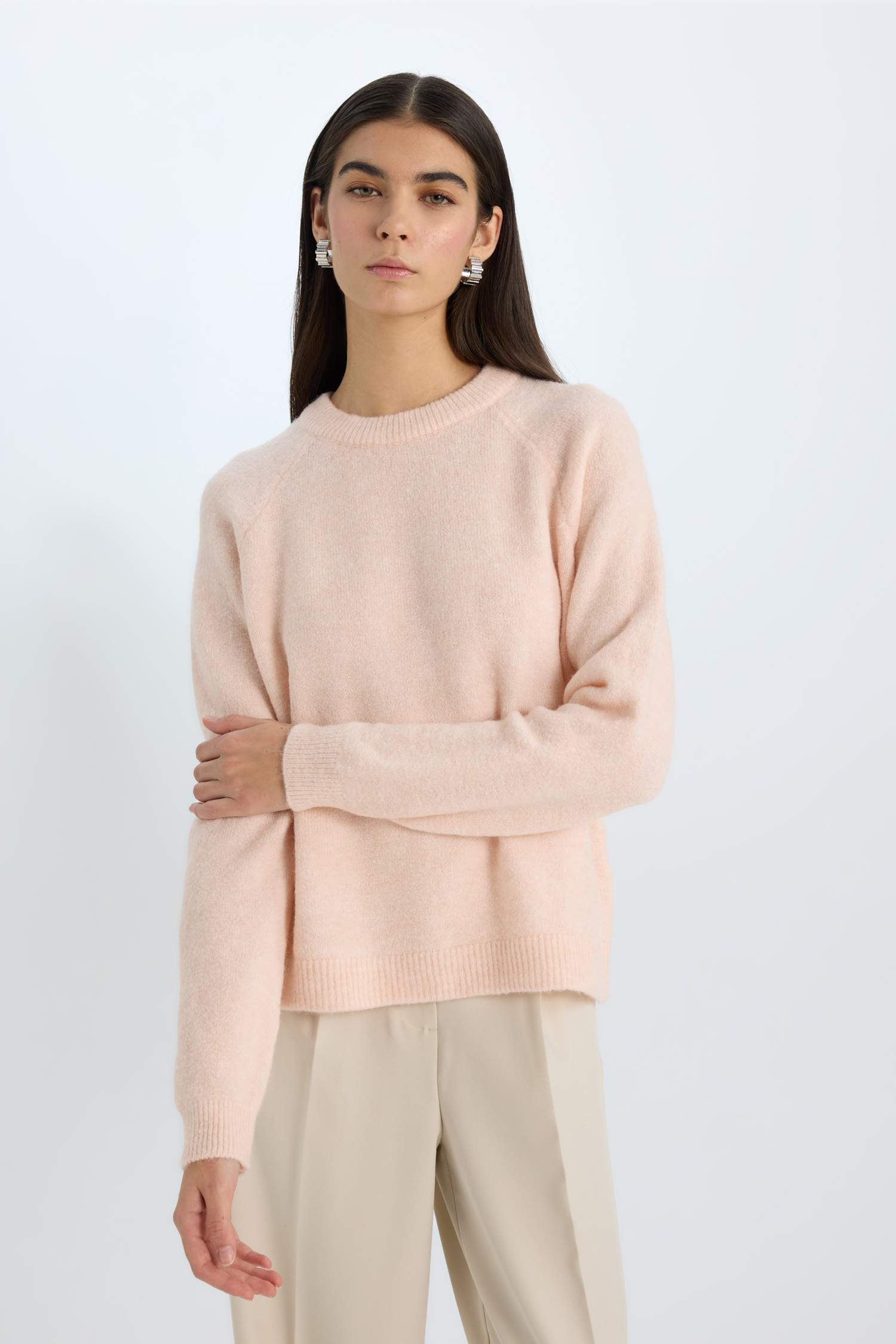 بلوفر قصة عادية برقبة مستديرة