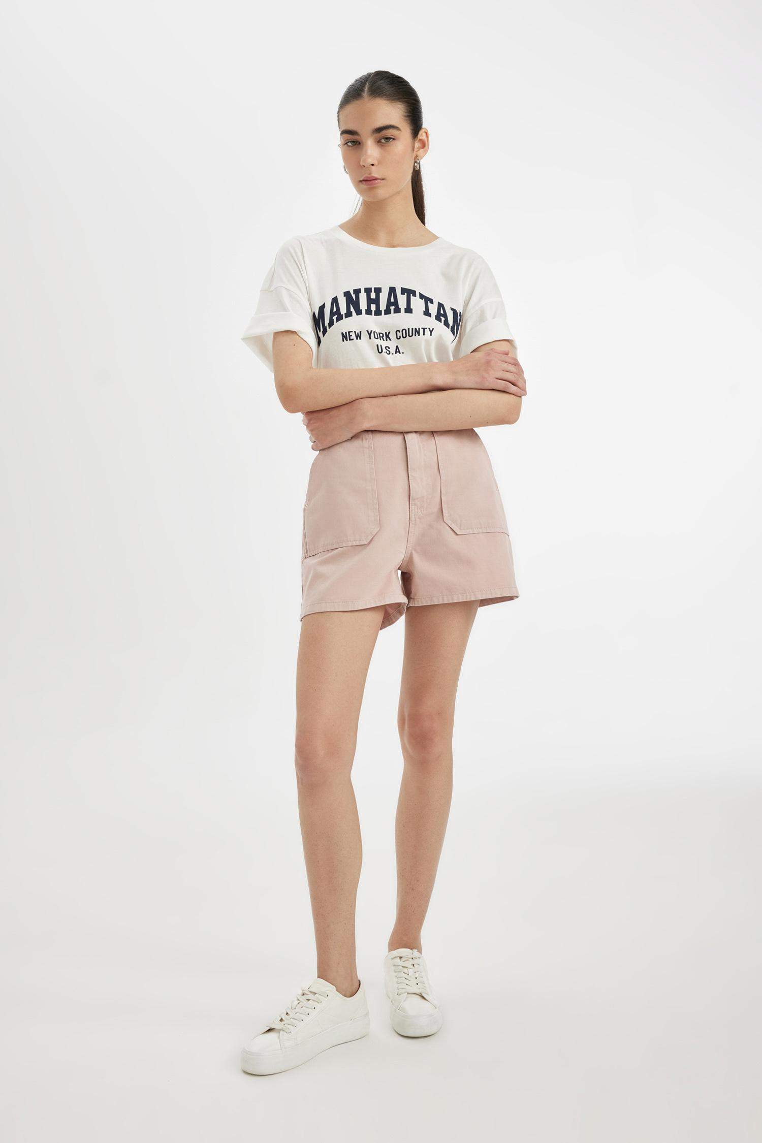 شورت قصير موم فيت بخصر عالي