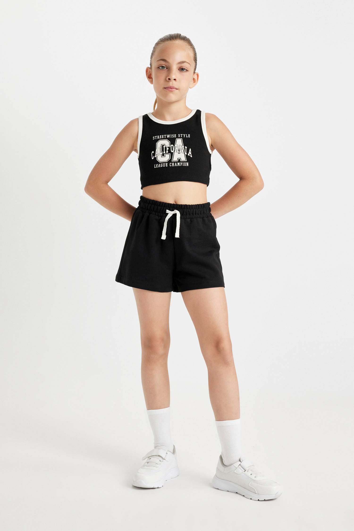 سيت بناتي تنورة وتيشيرت - قطعتين