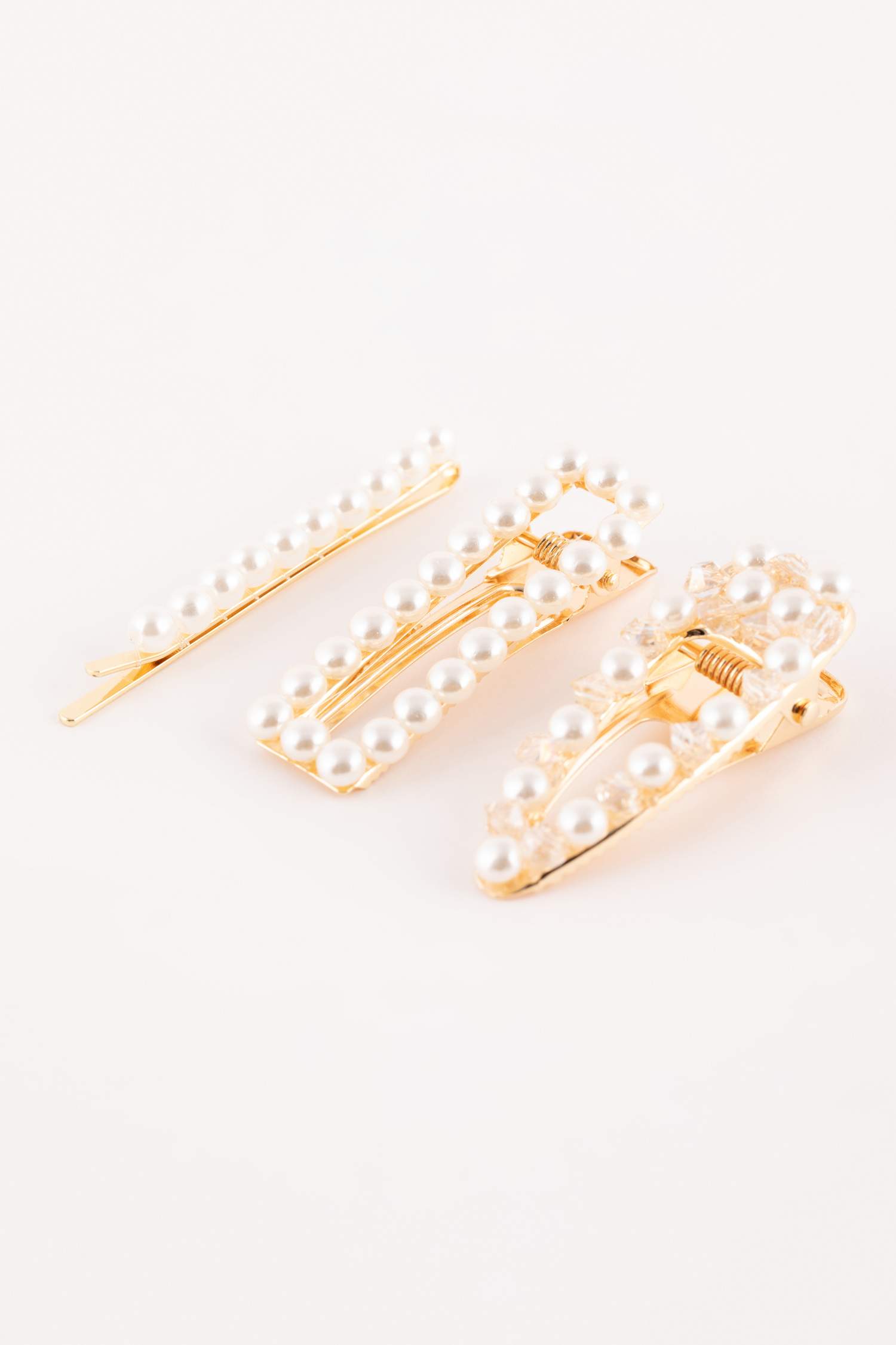 Woman 3 Piece Pearl Detailed Gold Latch Buckle Clips