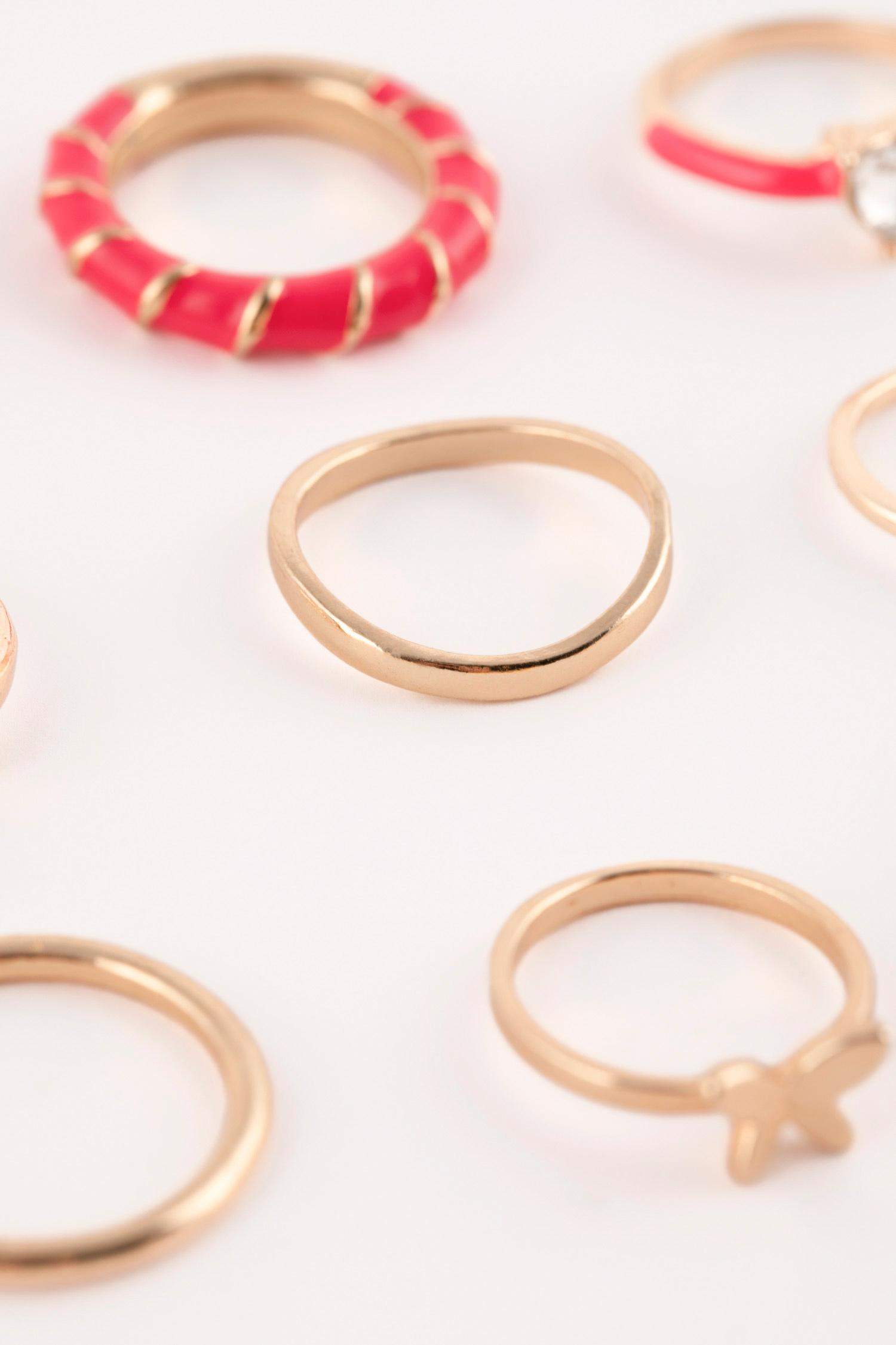 Woman 10 Piece Gold Rings