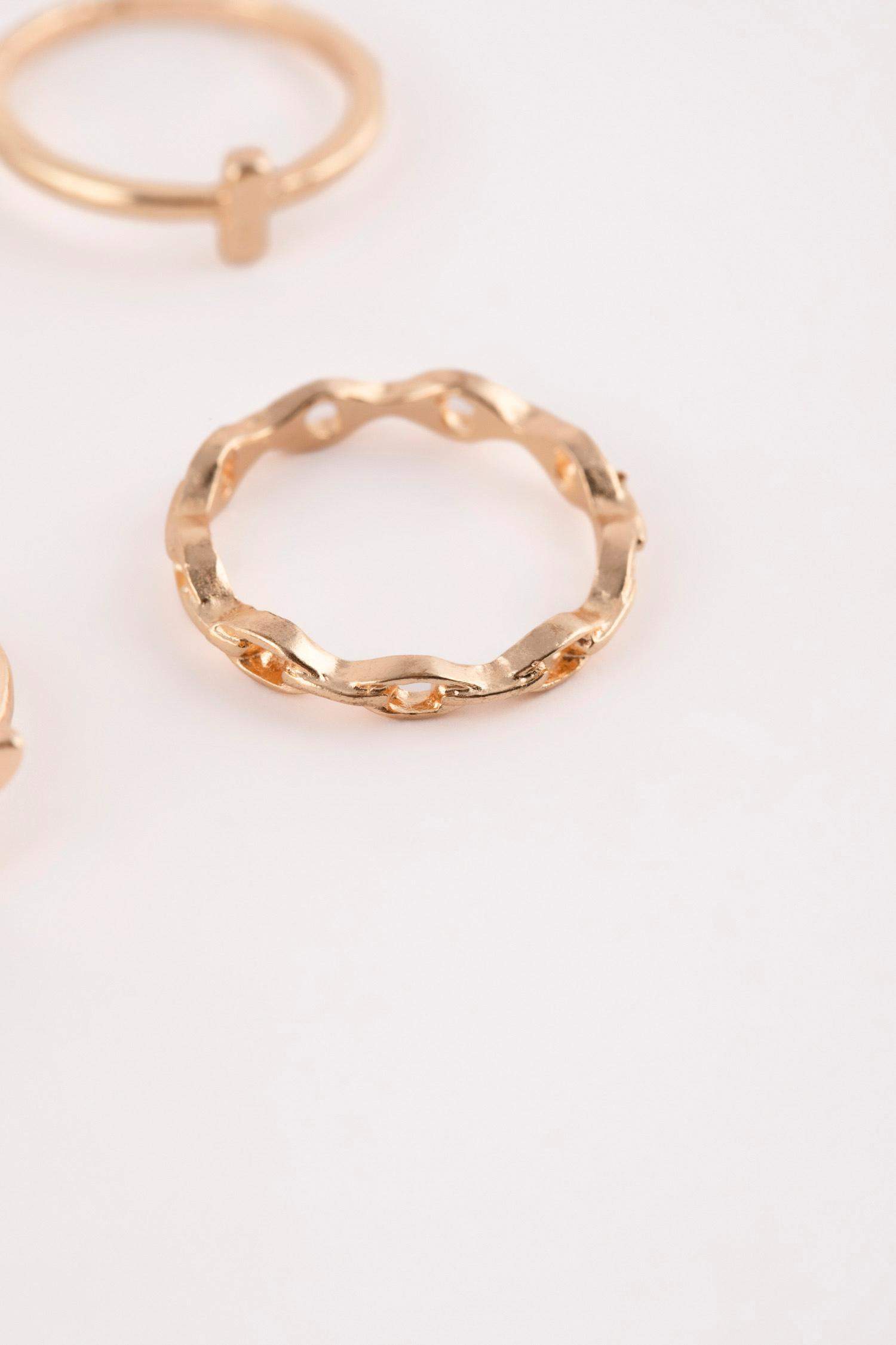 Woman 10 Piece Gold Rings