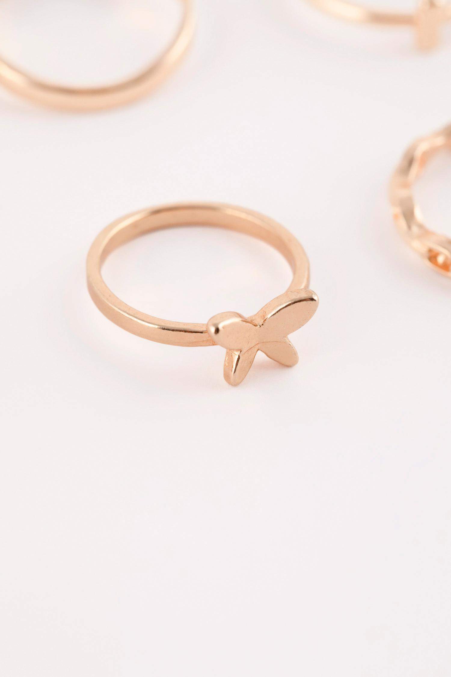 Woman 10 Piece Gold Rings
