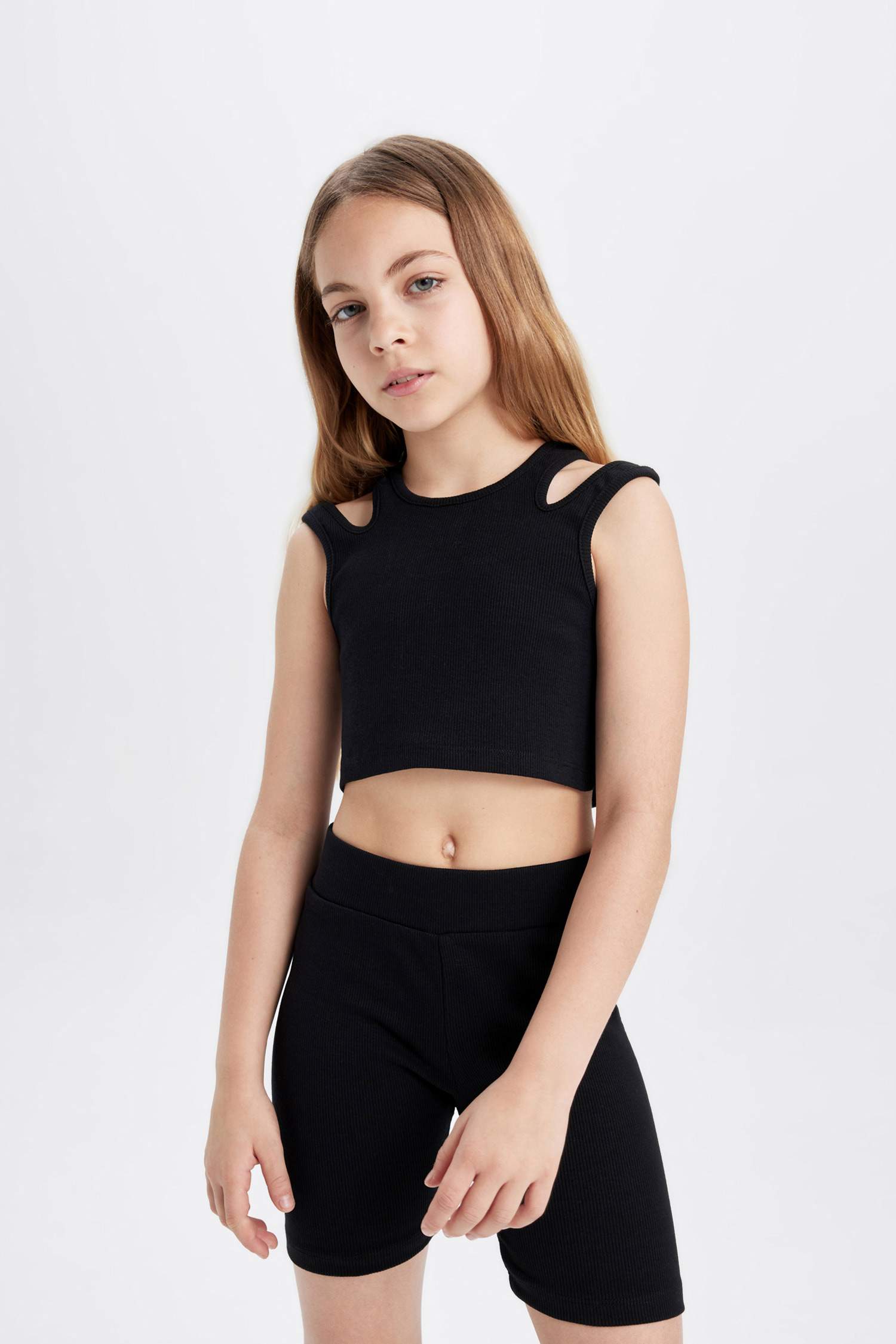 سيت بناتي ستريج وفانيلة مضلع - قطعتين