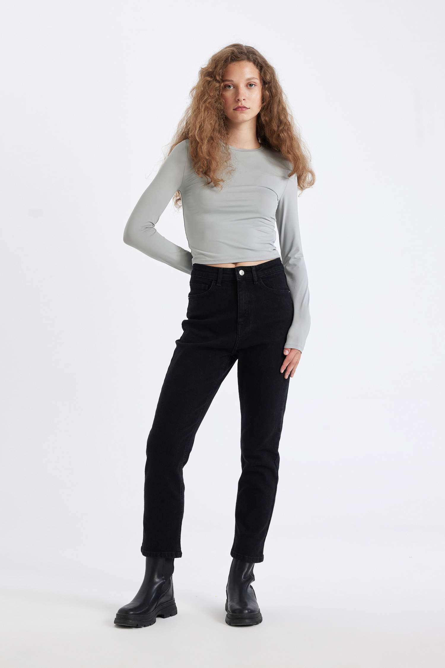 Fitted Vücuda Oturan Bisiklet Yaka Basic Düz Uzun Kollu Tişört