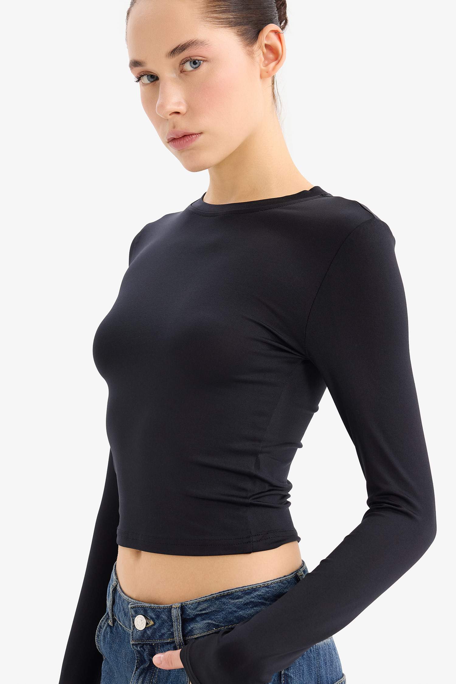 	Fitted Vücuda Oturan Bisiklet Yaka Basic Düz Uzun Kollu Tişört