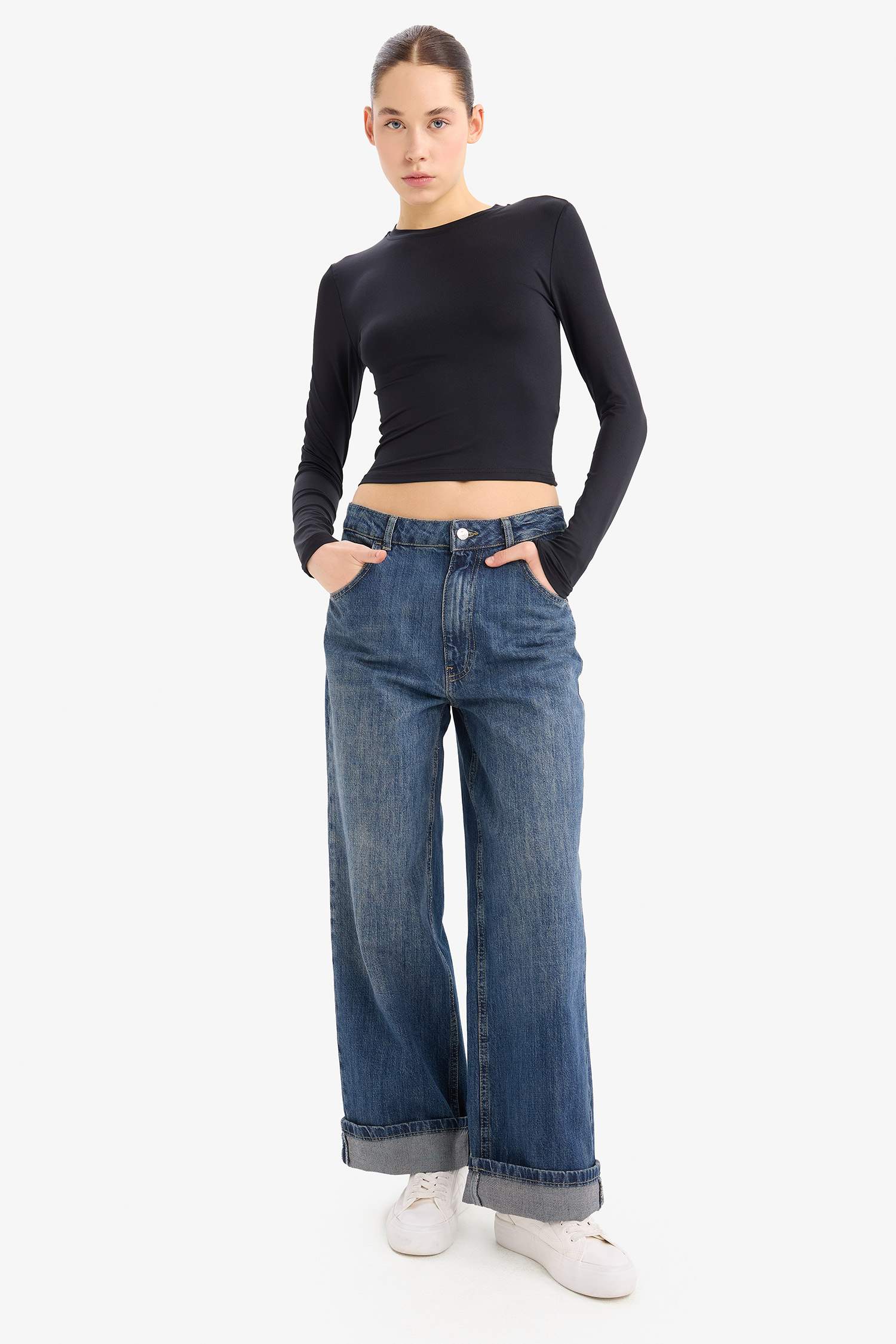 	Fitted Vücuda Oturan Bisiklet Yaka Basic Düz Uzun Kollu Tişört