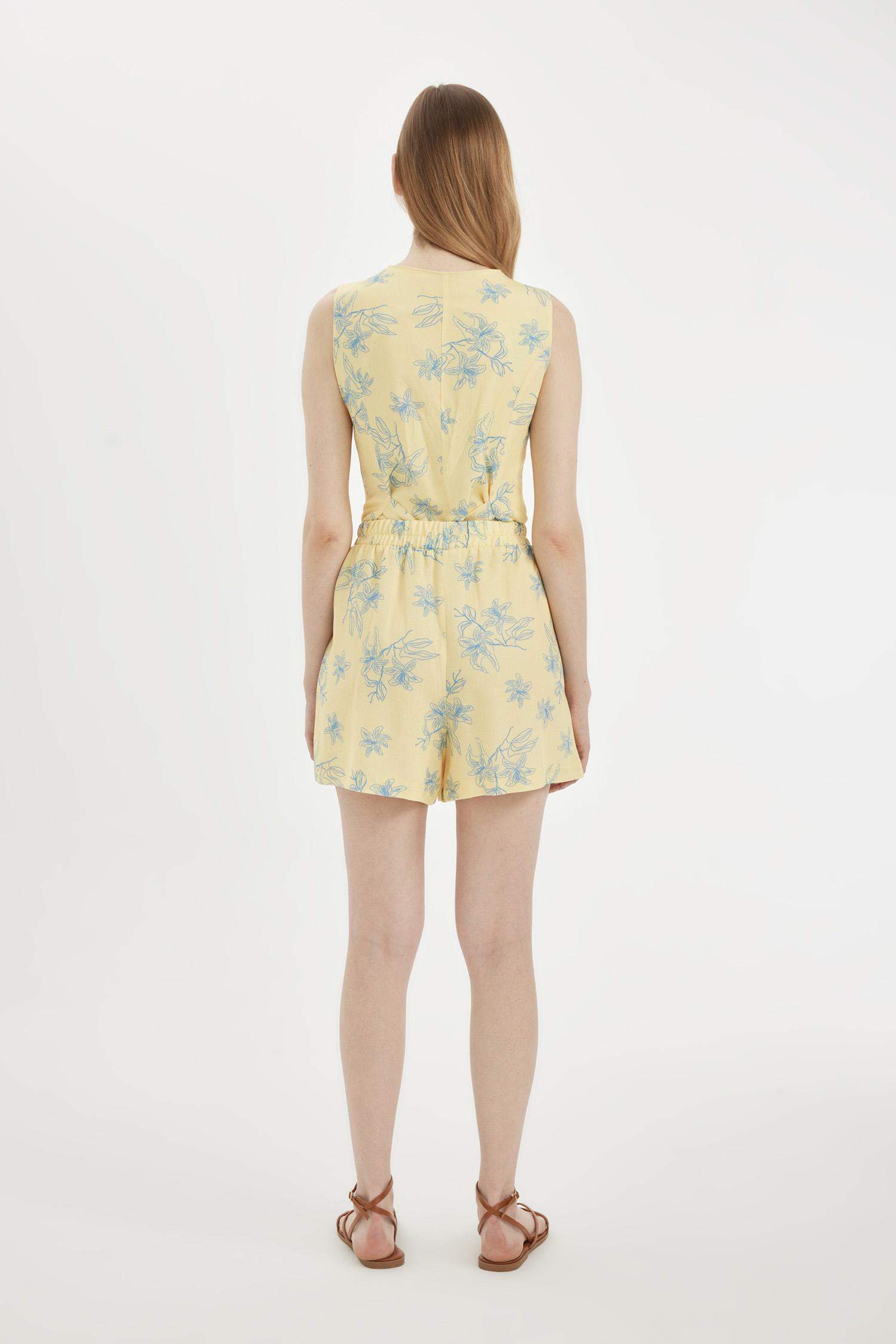 شورت كتان بناتي فلورال قصة عادية وخصر عادي