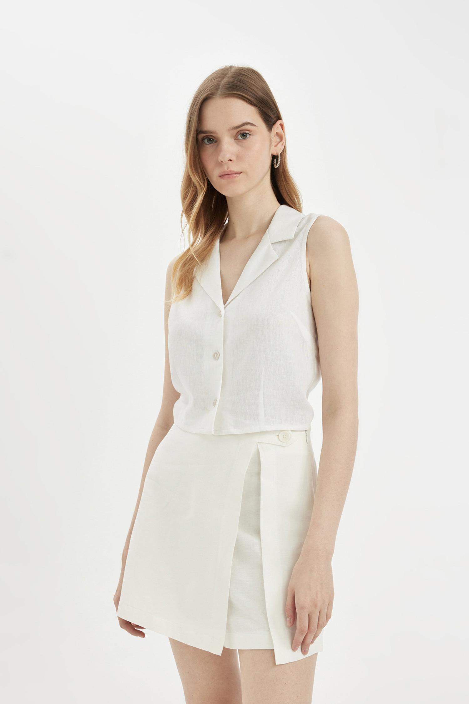 شورت قصة عادية بخصر عالي ممزوج بالكتان