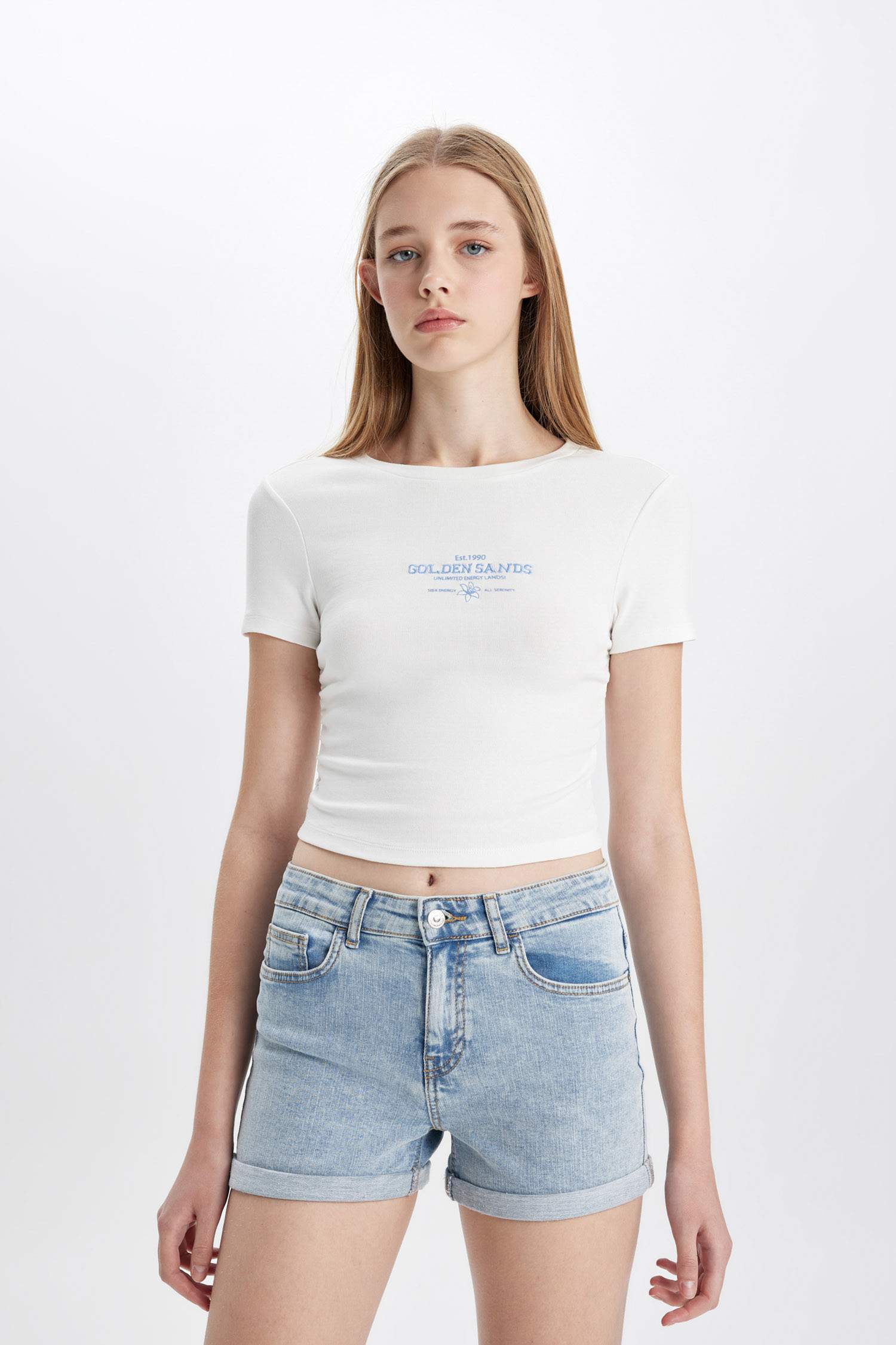 Fitted Bisiklet Yaka Baskılı Ribana Kısa Kollu Beyaz Tişört