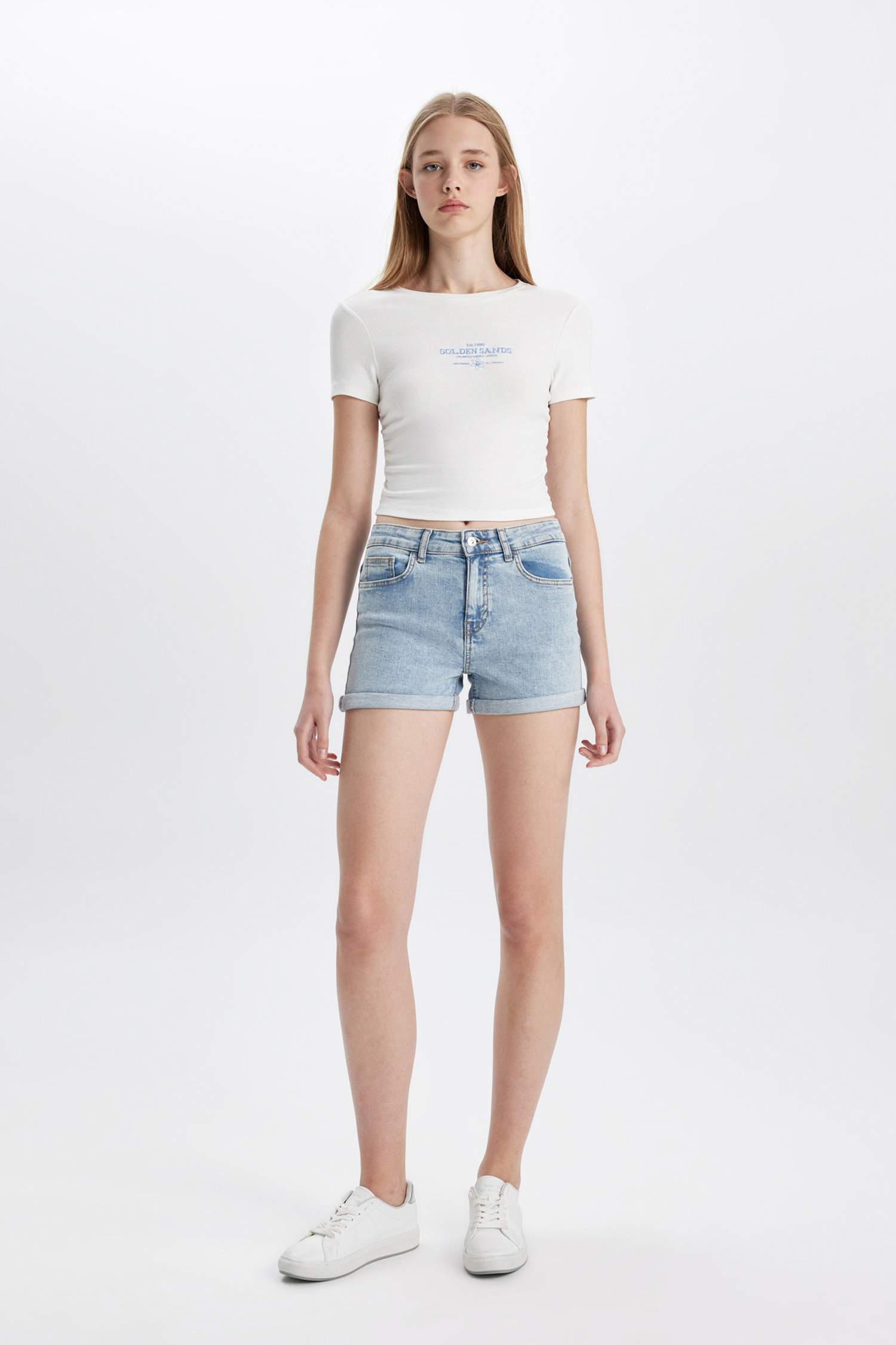 Fitted Bisiklet Yaka Baskılı Ribana Kısa Kollu Beyaz Tişört