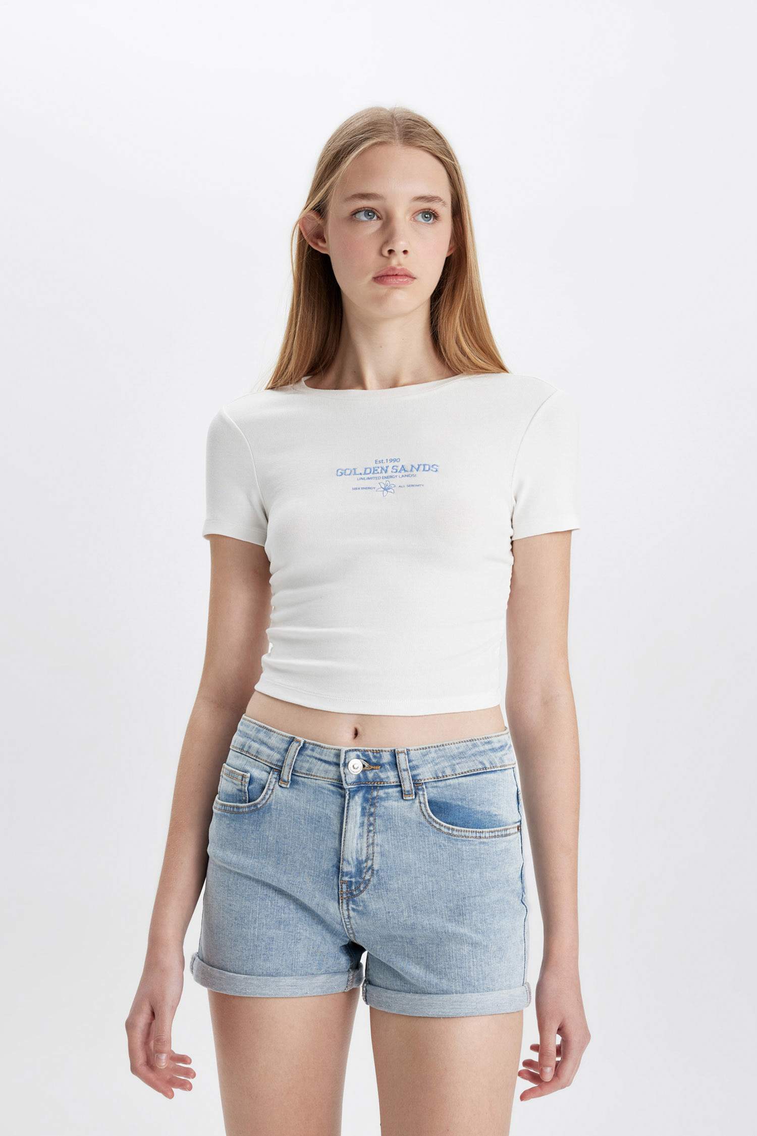 Fitted Bisiklet Yaka Baskılı Ribana Kısa Kollu Beyaz Tişört