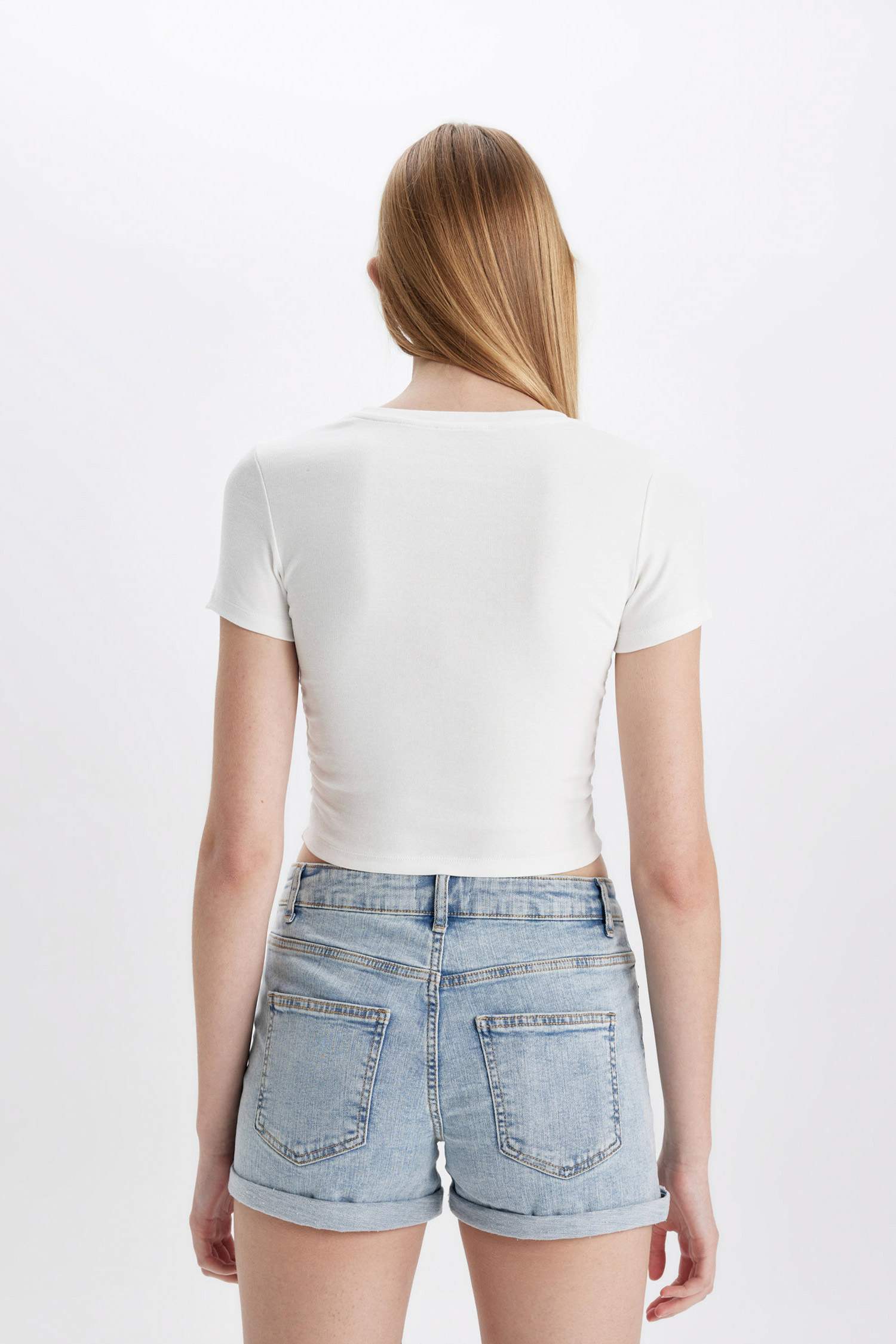 Fitted Bisiklet Yaka Baskılı Ribana Kısa Kollu Beyaz Tişört