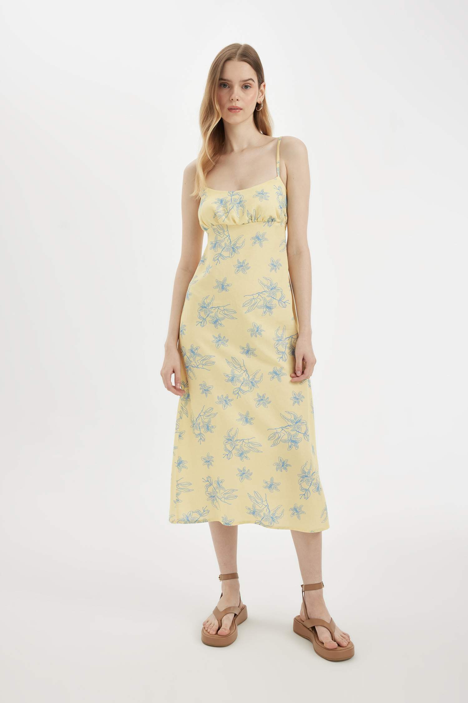 فستان ميدي فلورال كتان بقصة A بحمالات