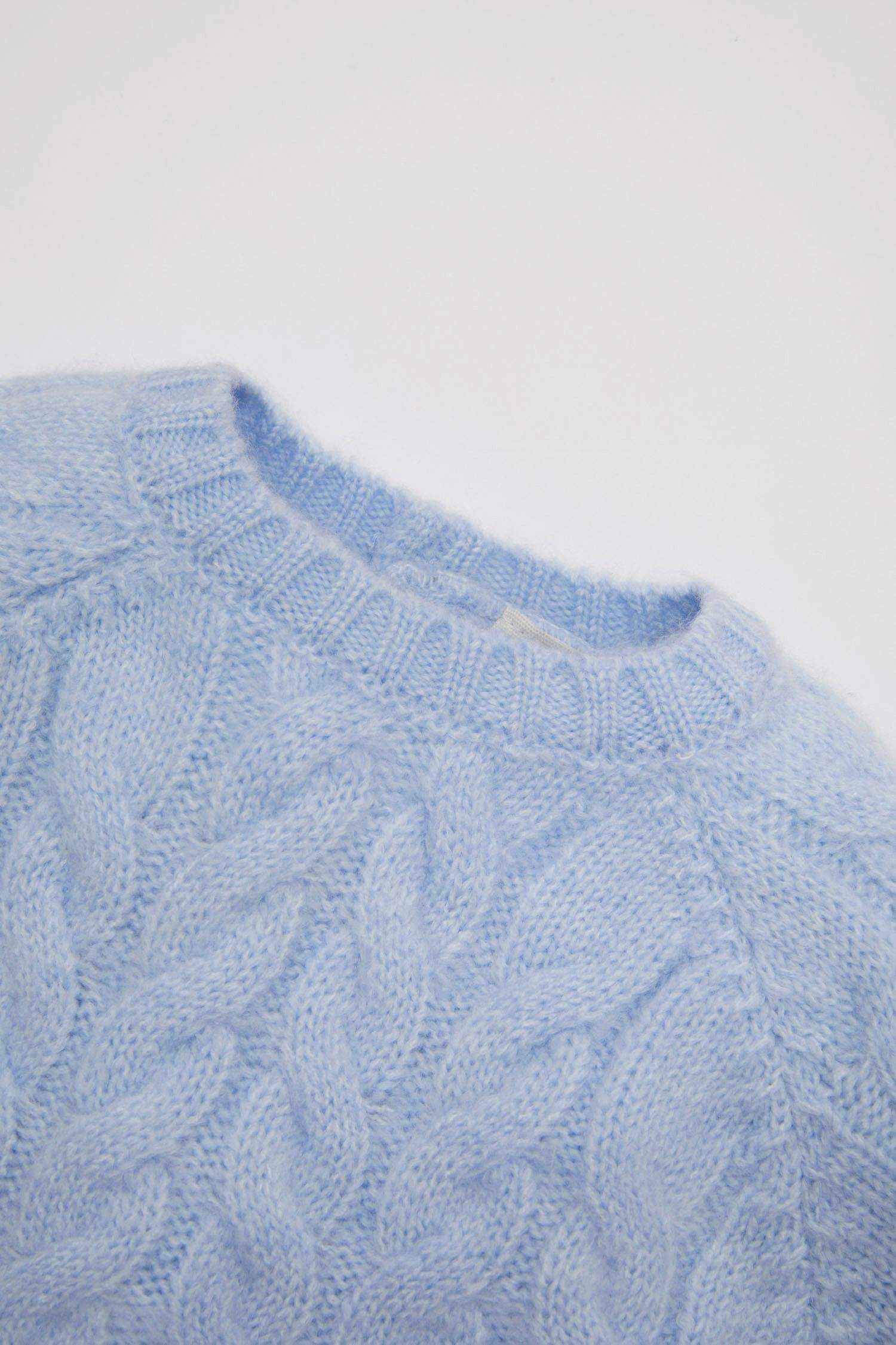 بلوفر بناتي قصة عادية برقبة مستديرة