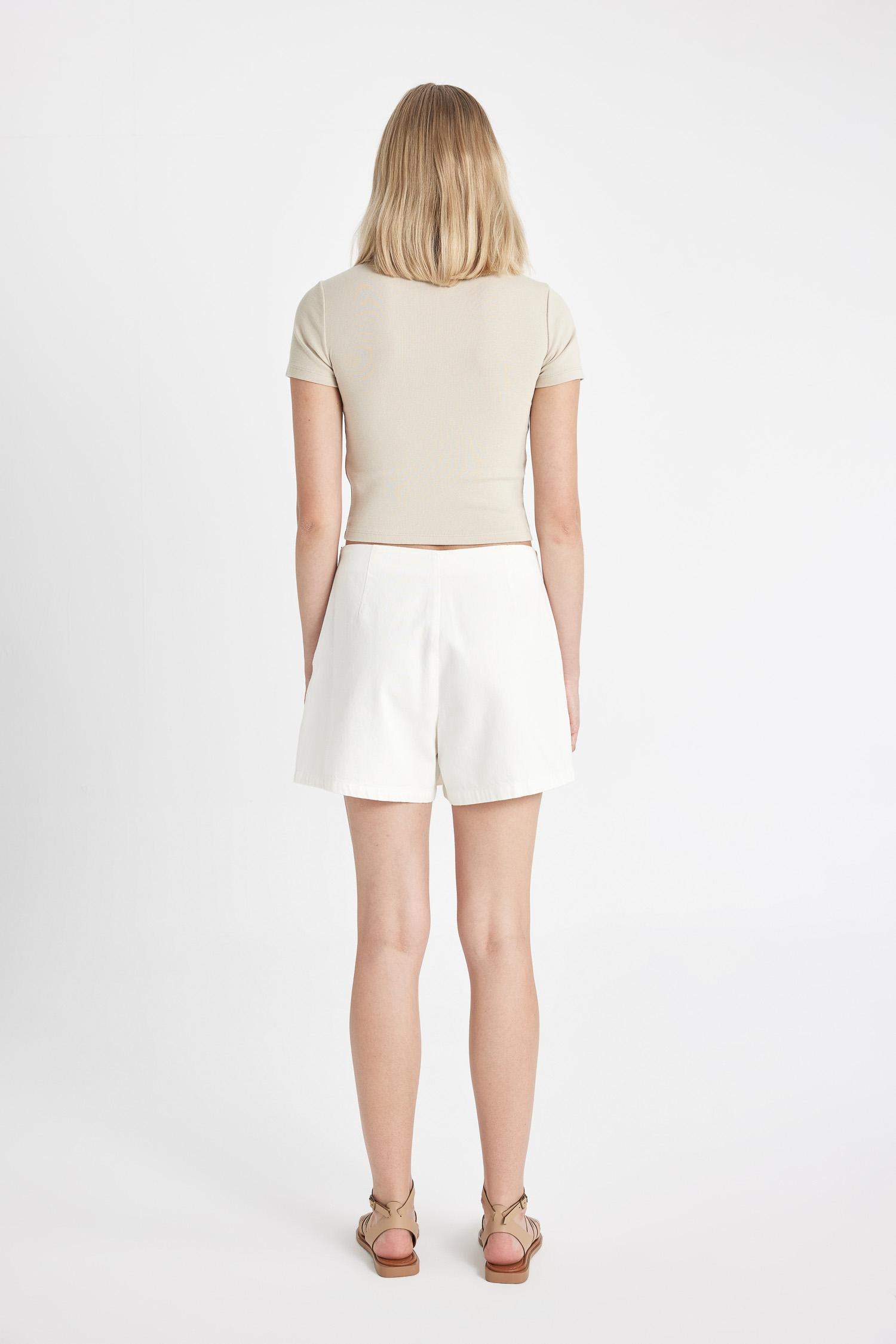 Regular Fit Gabardine Normal Waist Shorts