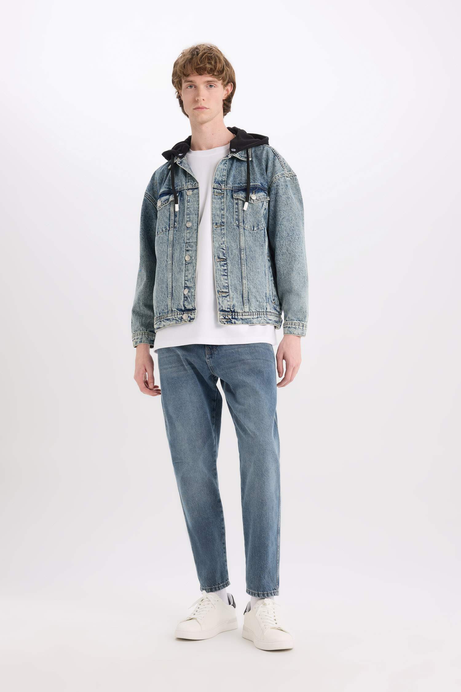 %100 Pamuk Oversize Geniş Kalıp Kapüşonlu Düğmeli Mevsimlik Baharlık Denim Ceket