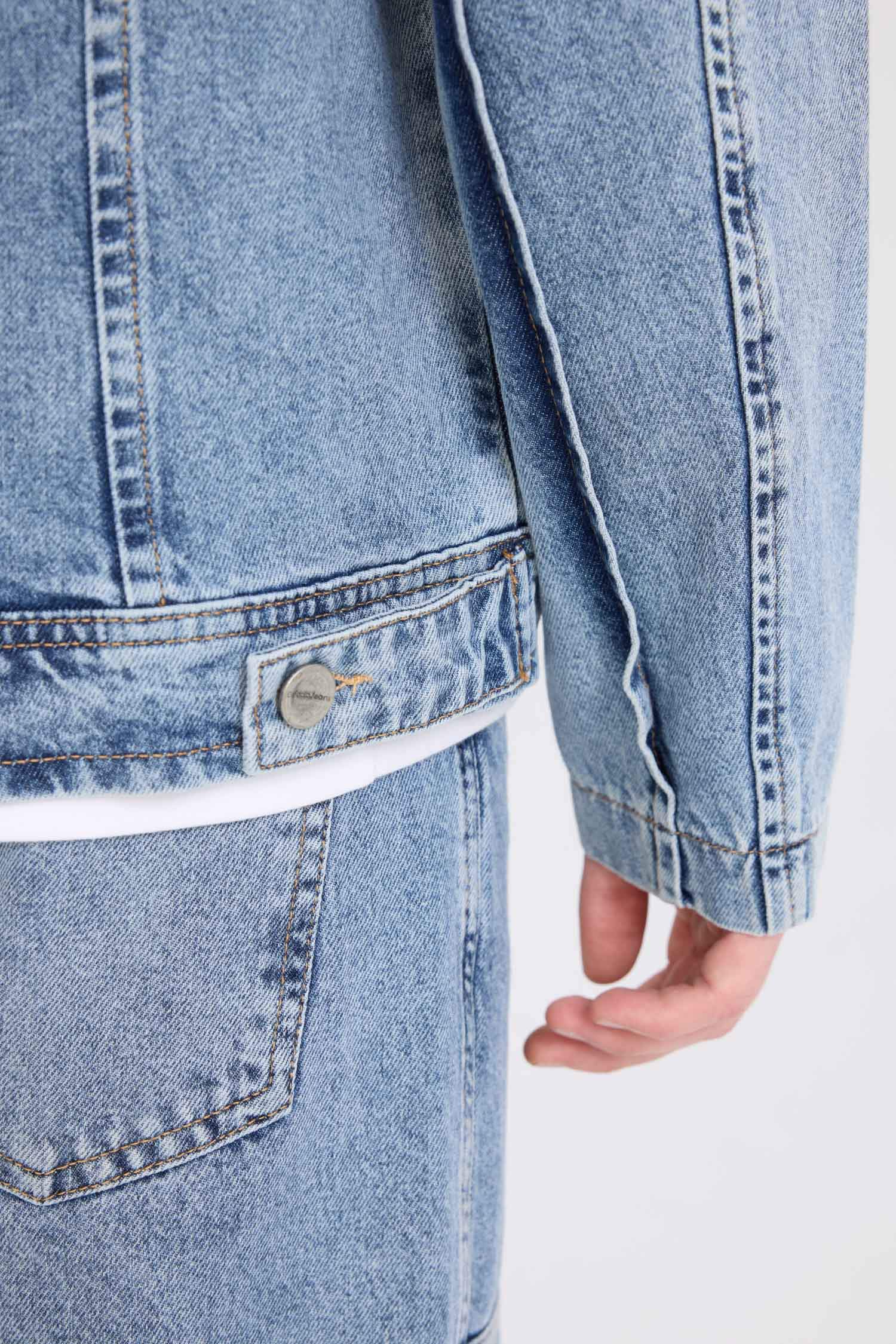 %100 Pamuk Kolej Yaka Fermuarlı Cepli Denim Ceket