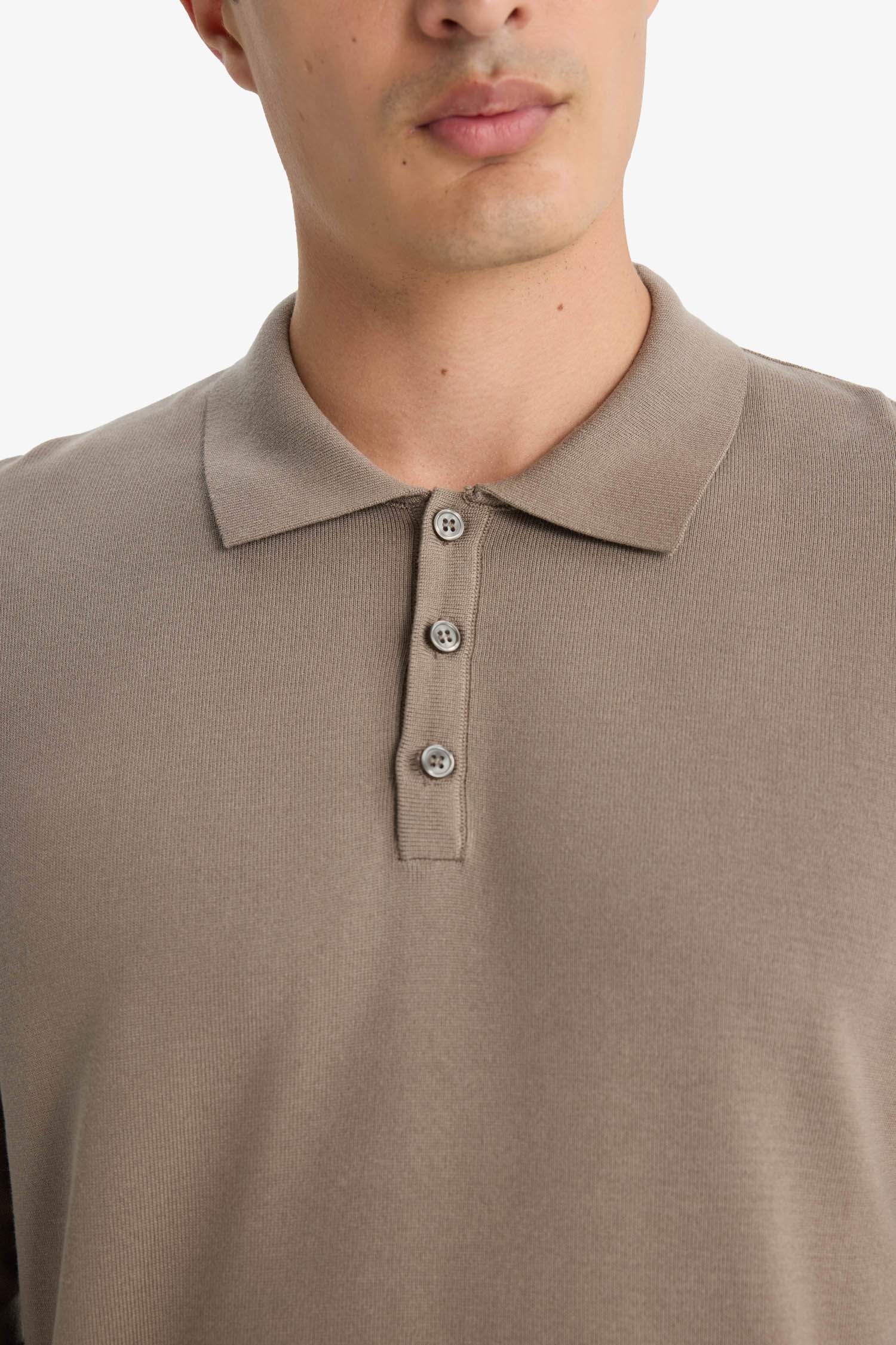 بلوفر تريكو بريميوم قصة عادية بياقة بولو