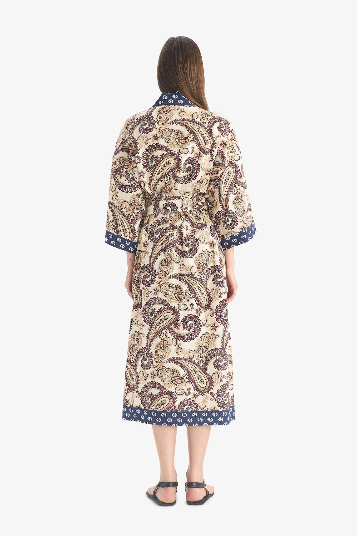 كيمونة من قطن مطبوع قصة عادية من Fall in Love