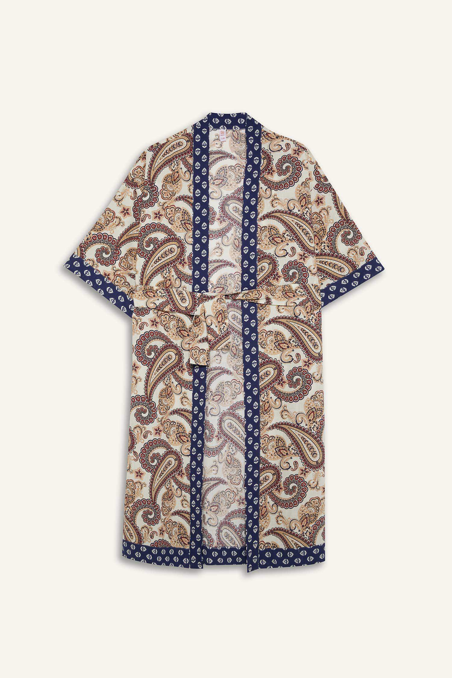 كيمونة من قطن مطبوع قصة عادية من Fall in Love