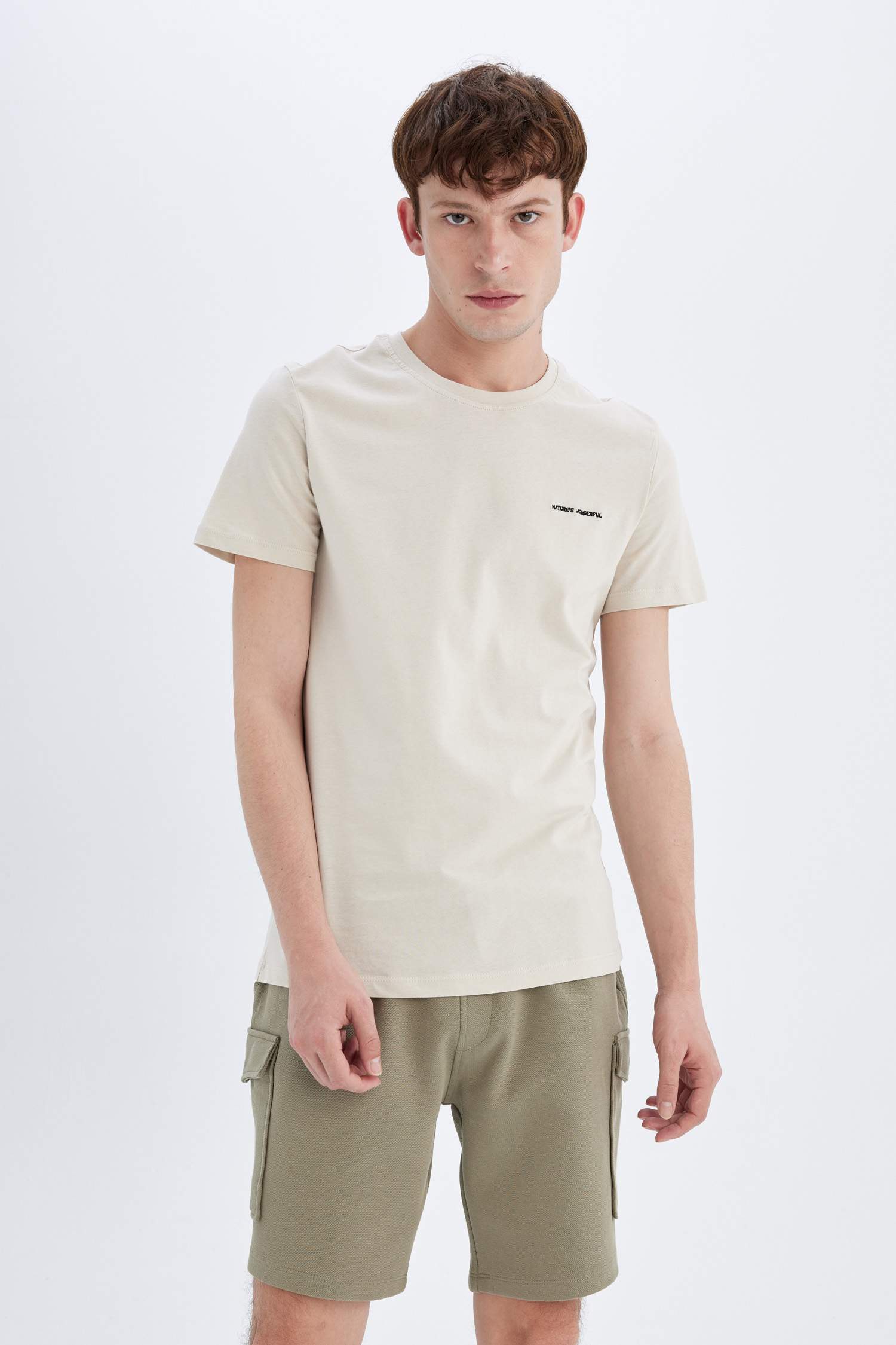 شورت بيزك قصة عادية