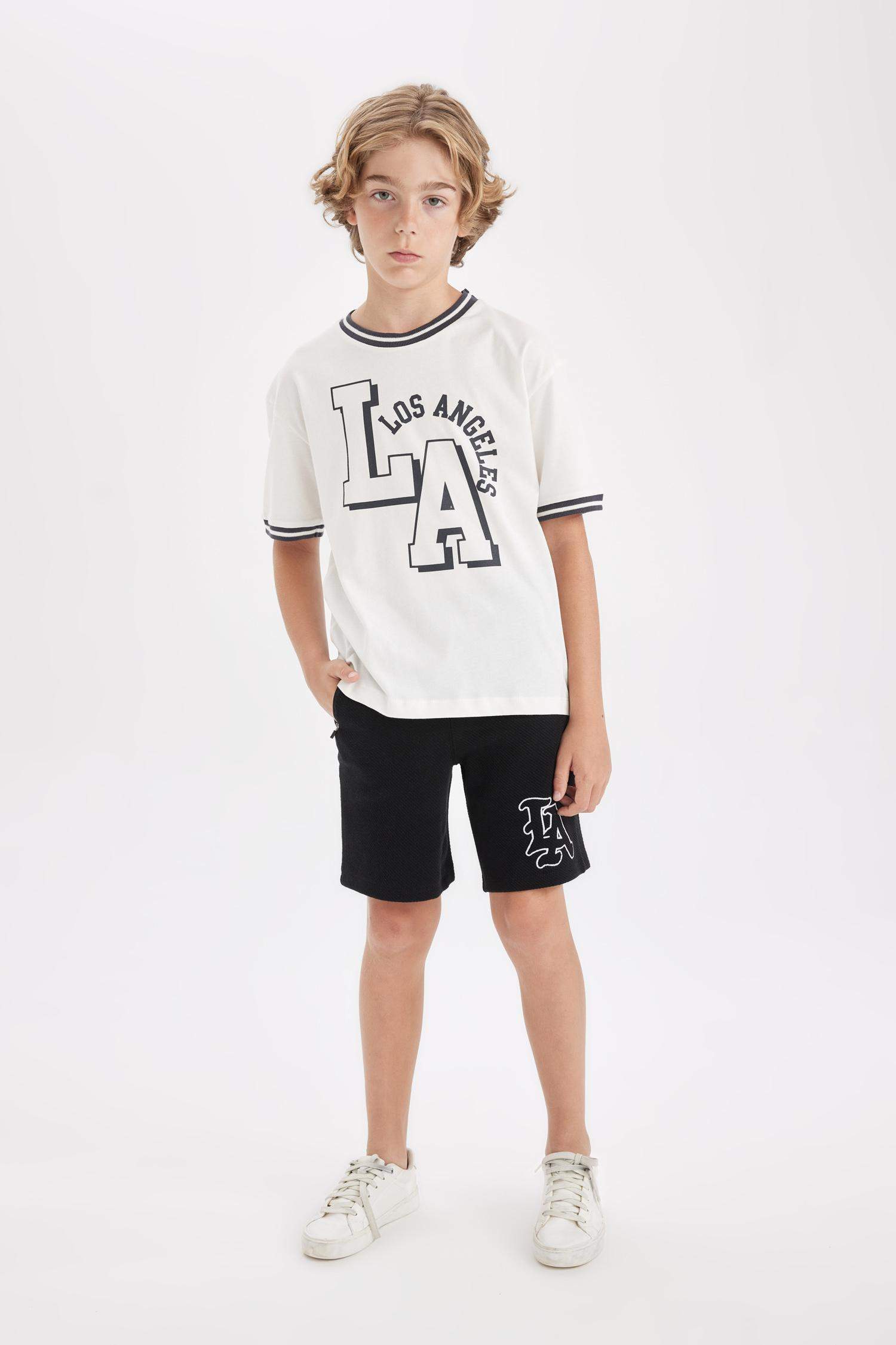 شورت ولادي قماش رقيق قصة عادية