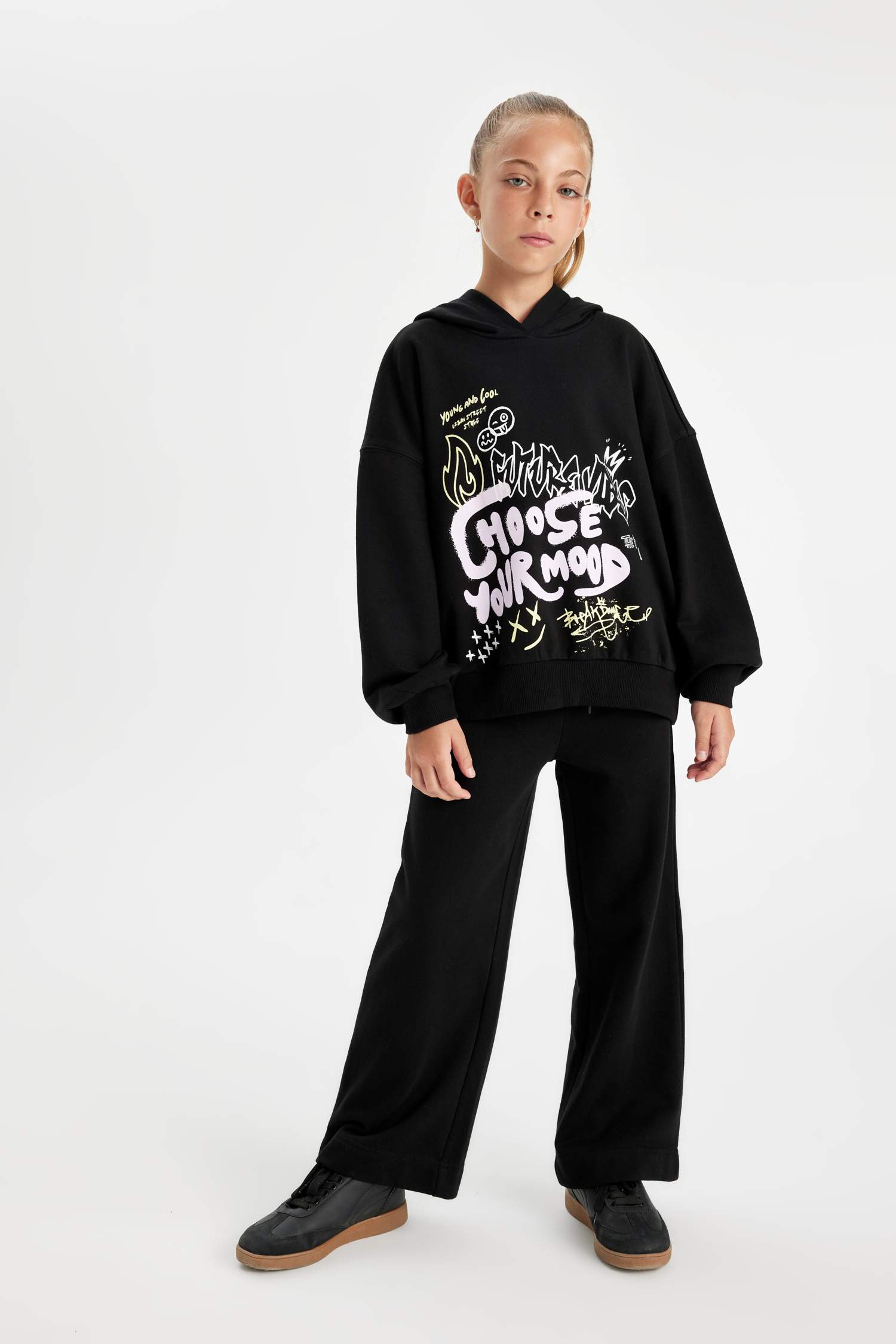 Kız Çocuk Siyah Oversize Geniş Kalıp Kapüşonlu Baskılı Sweatshirt