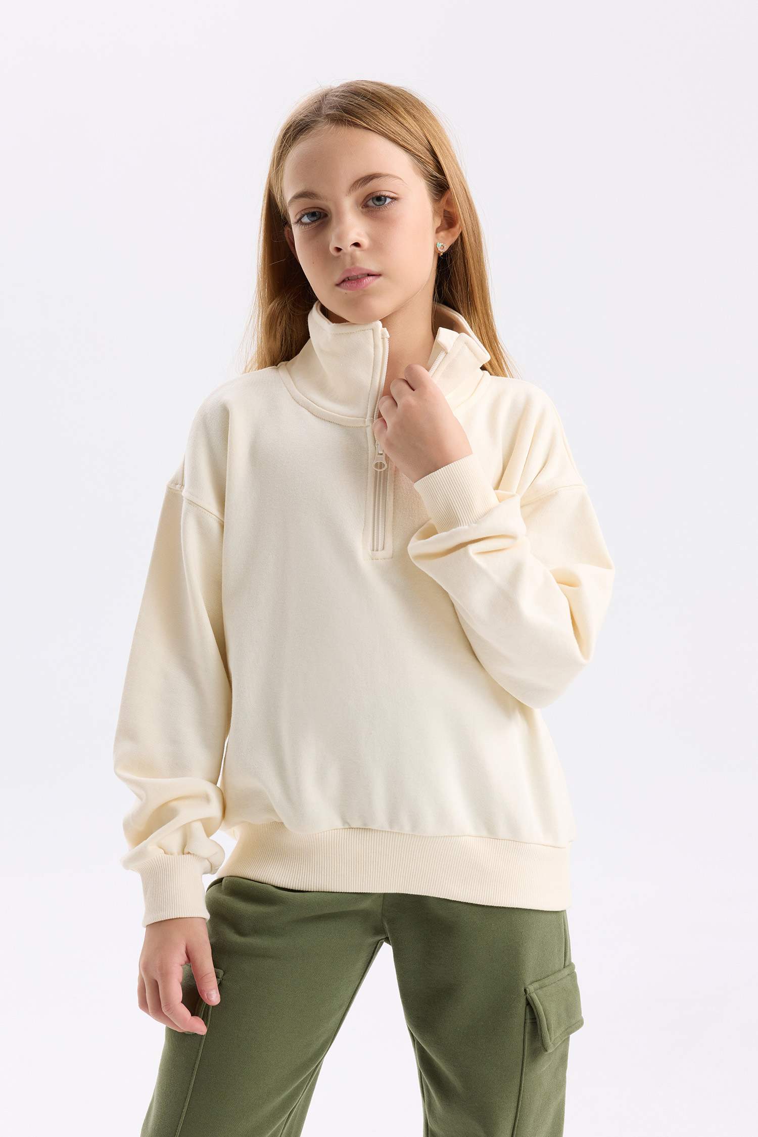 Kız Çocuk Relax Fit Dik Yaka Yarım Fermuarlı Baskılı Sweatshirt