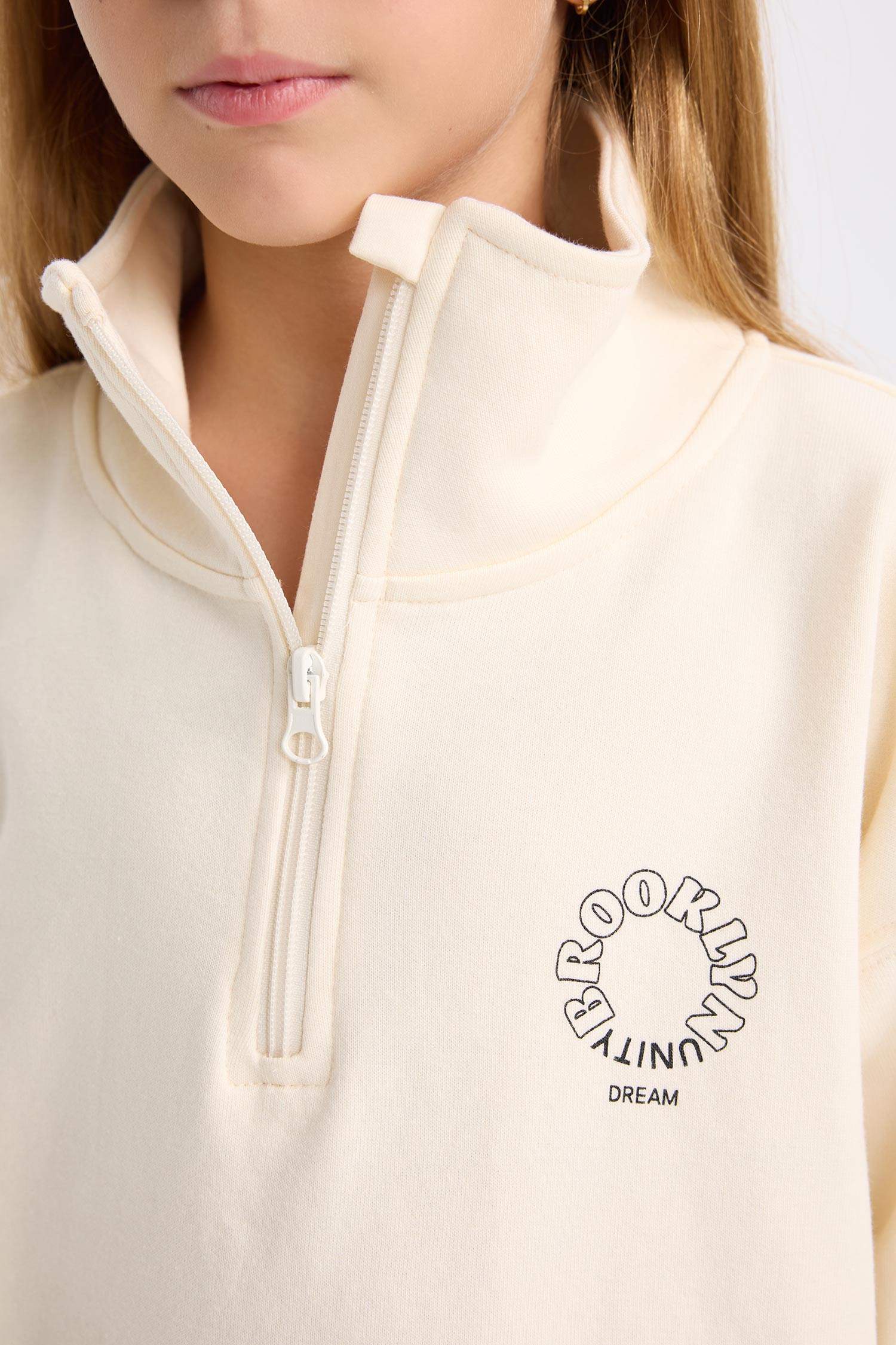 Kız Çocuk Relax Fit Dik Yaka Yarım Fermuarlı Baskılı Sweatshirt