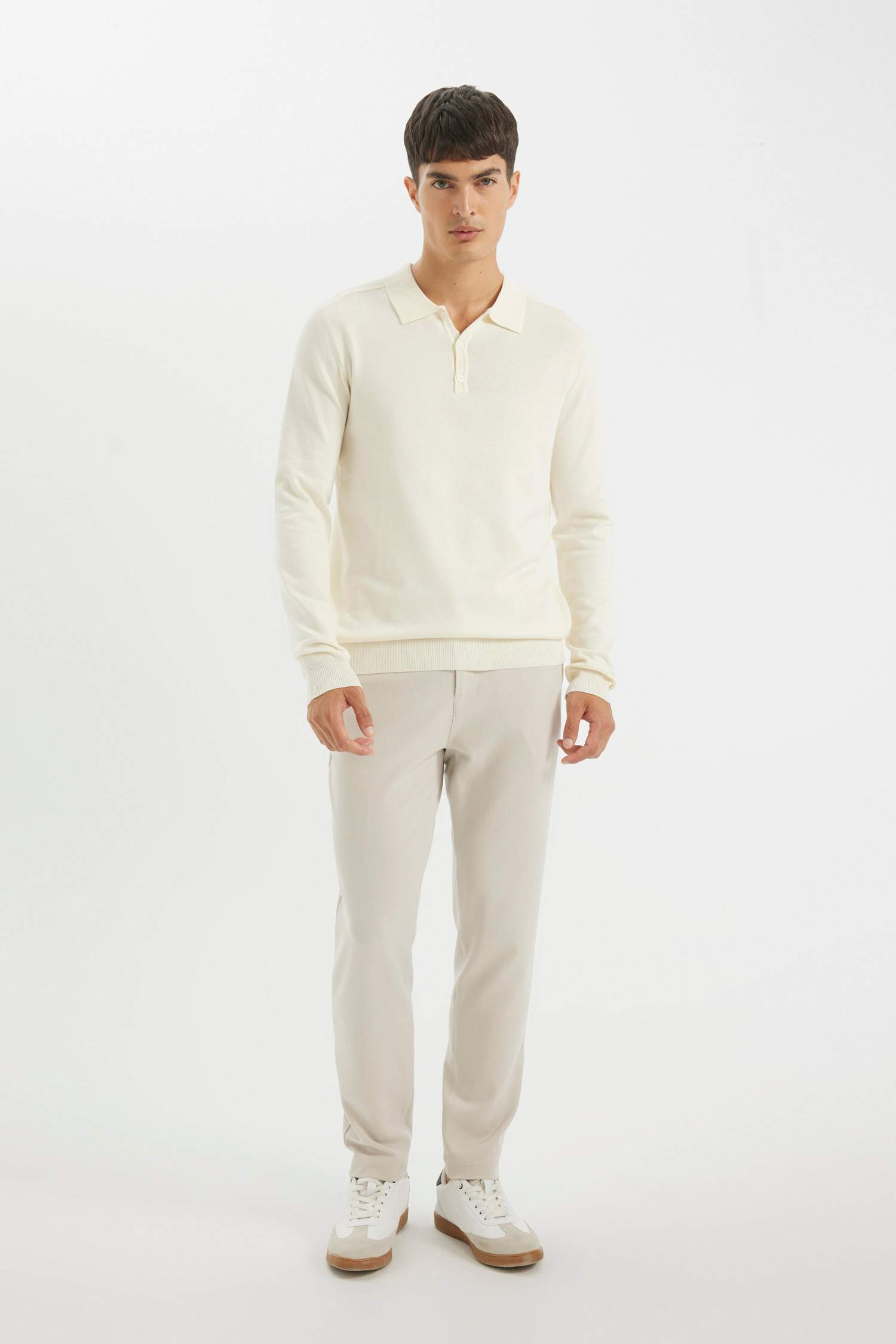 Свитер стандартного кроя с воротником поло