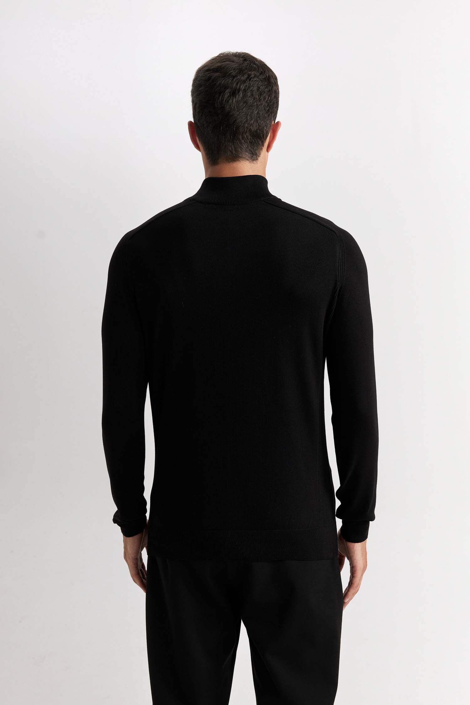 Standard Fit Half Zipper Soft Textured Premium Knitwear Pullover