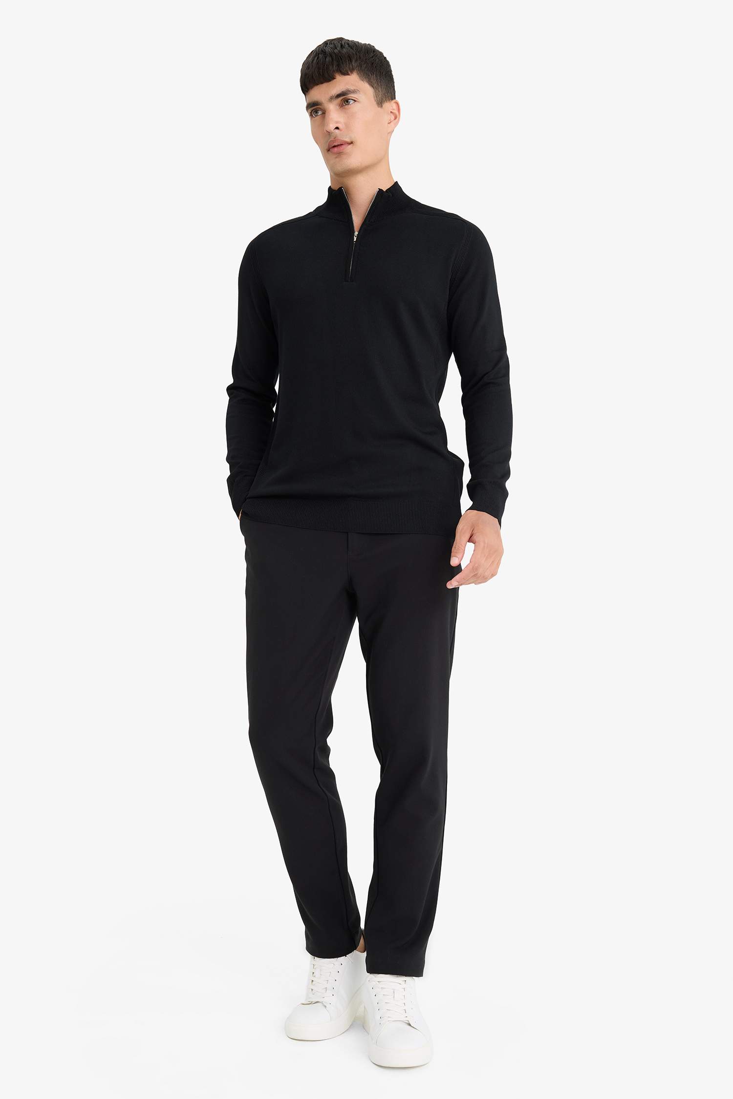 Standart Fit Dik Yaka Yarım Fermuarlı Triko Kazak