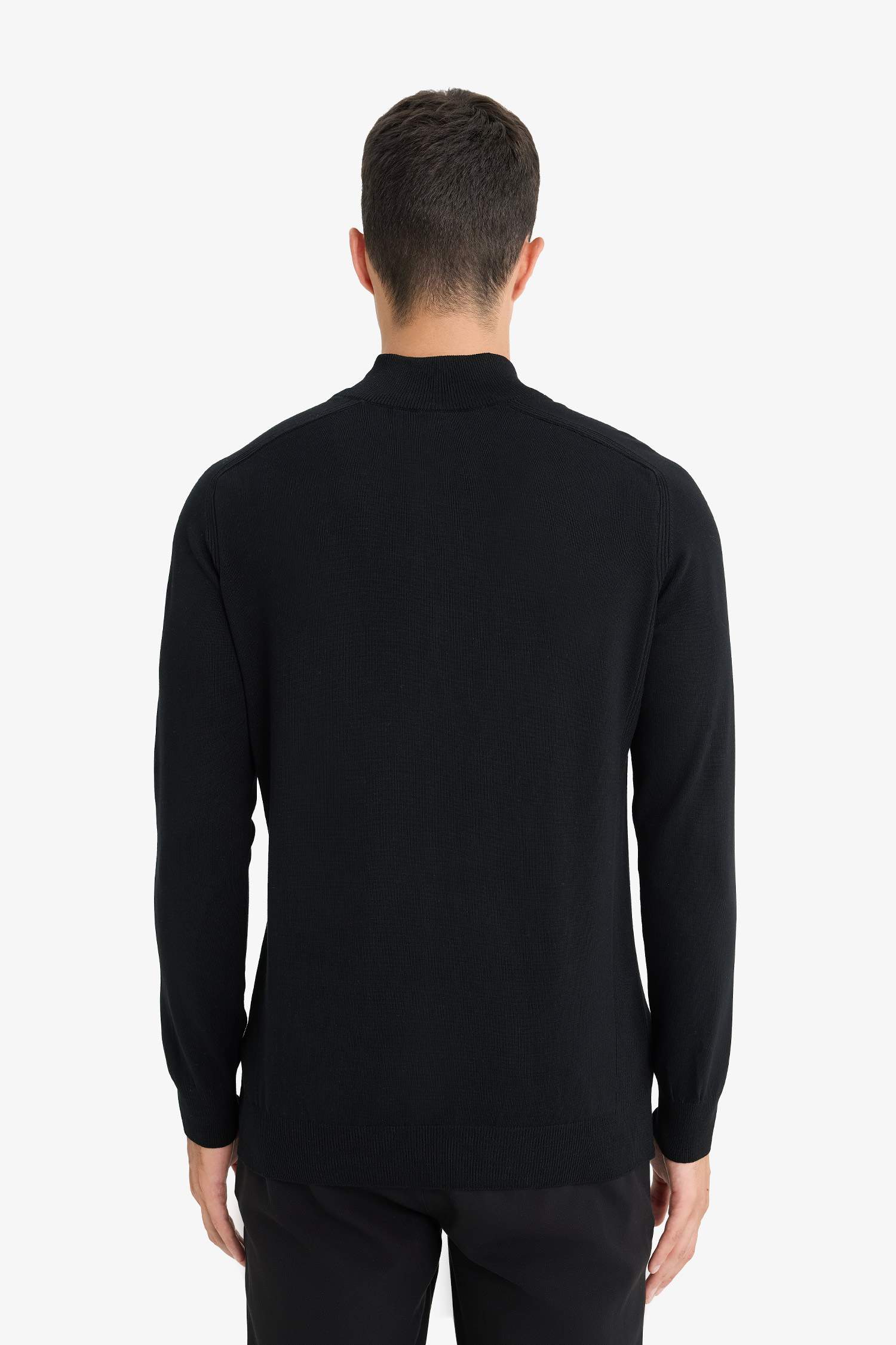 Standart Fit Dik Yaka Yarım Fermuarlı Triko Kazak