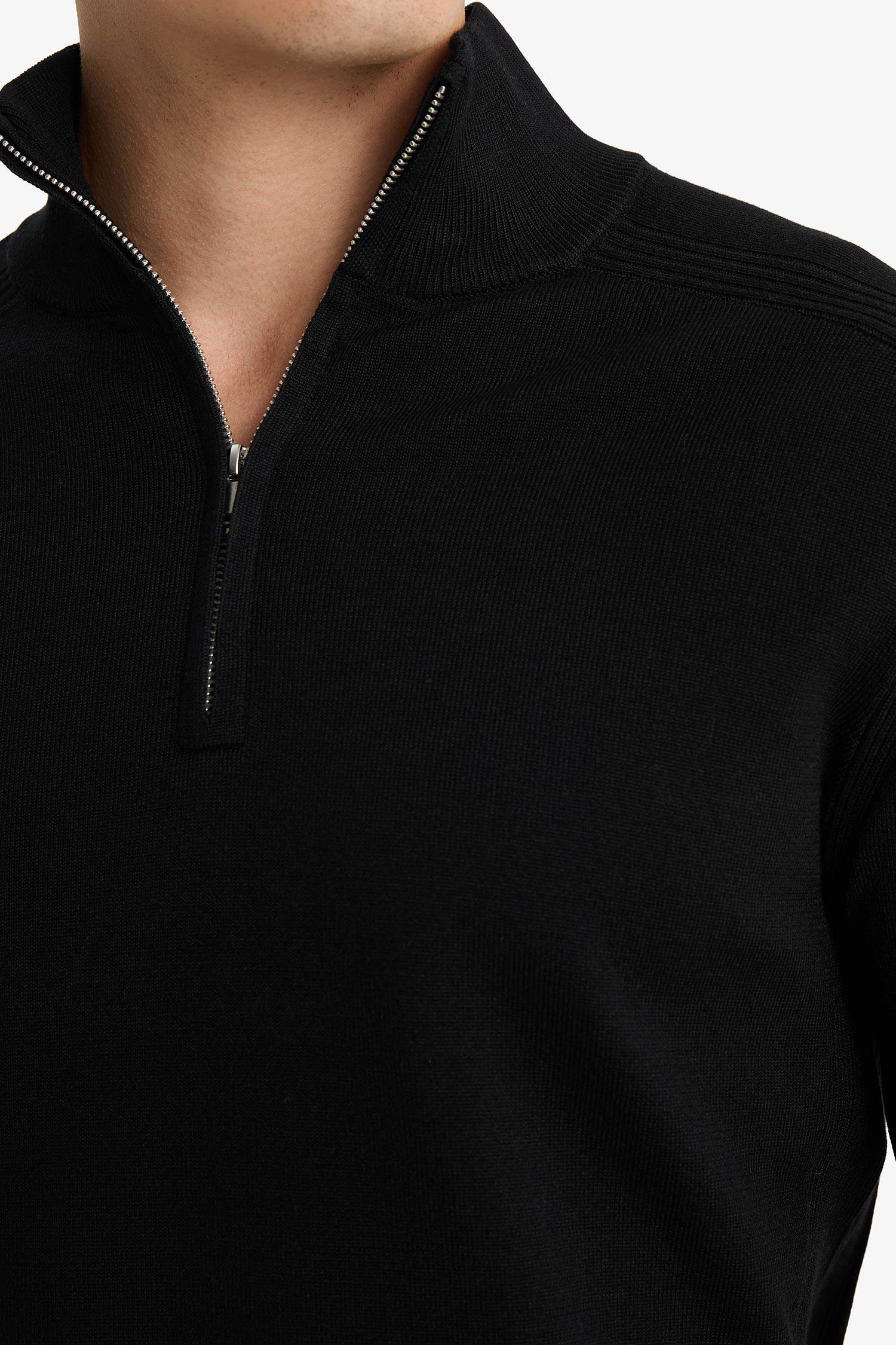 بلوز تريكو قصة عادية بياخة نص سحاب