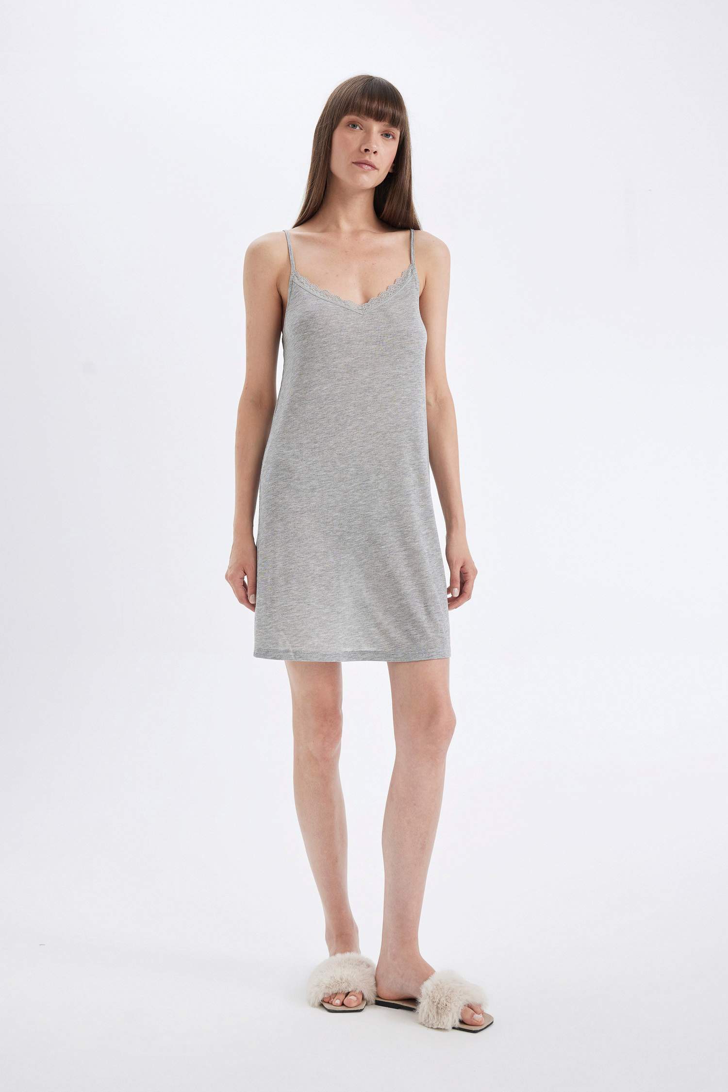 Regular Fit V Yaka Ribana Askılı Gecelik-Fall in Love