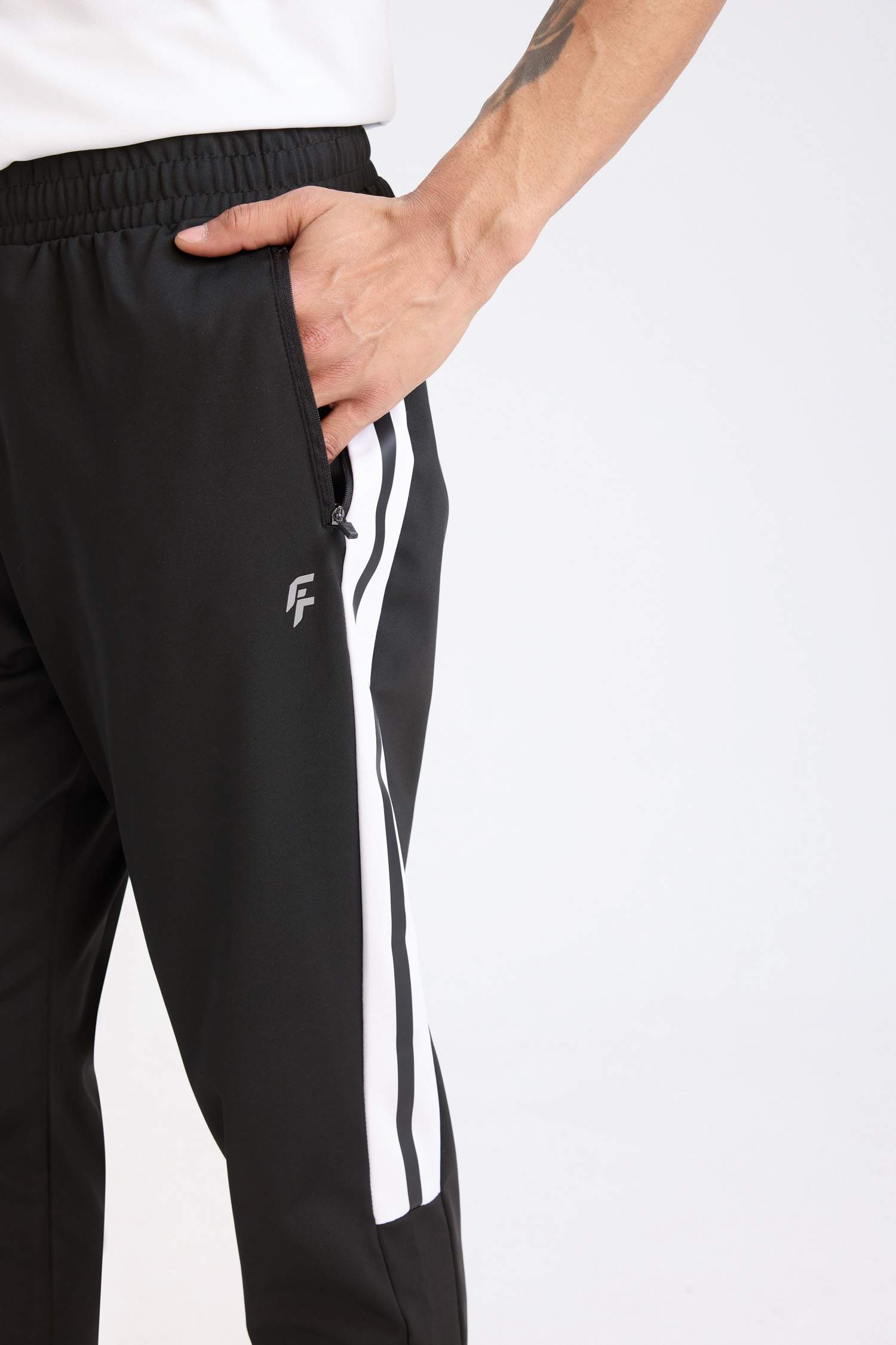 DeFactoFit Sporcu Jogger Eşofman Altı Slim Fit Dar Kesim Fermuarlı Paça Skuba Dalgıç Kumaş