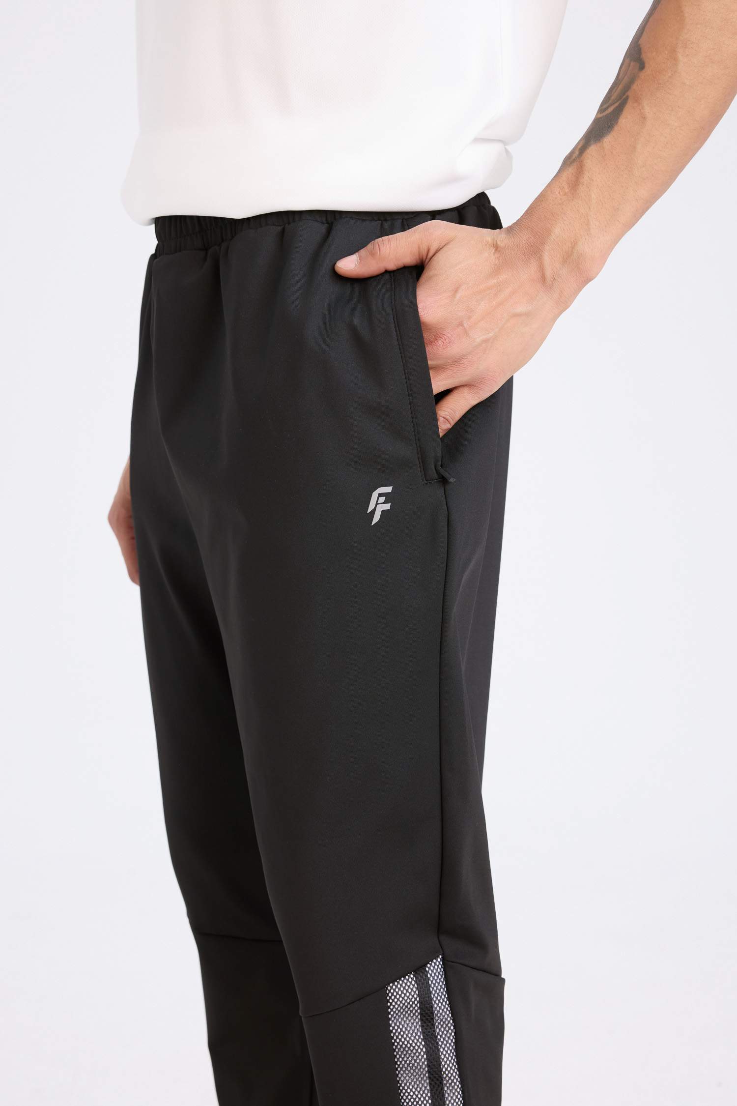 DeFactoFit Sporcu Jogger Eşofman Altı Slim Fit Dar Kesim Standart Paça Skuba Dalgıç Kumaş