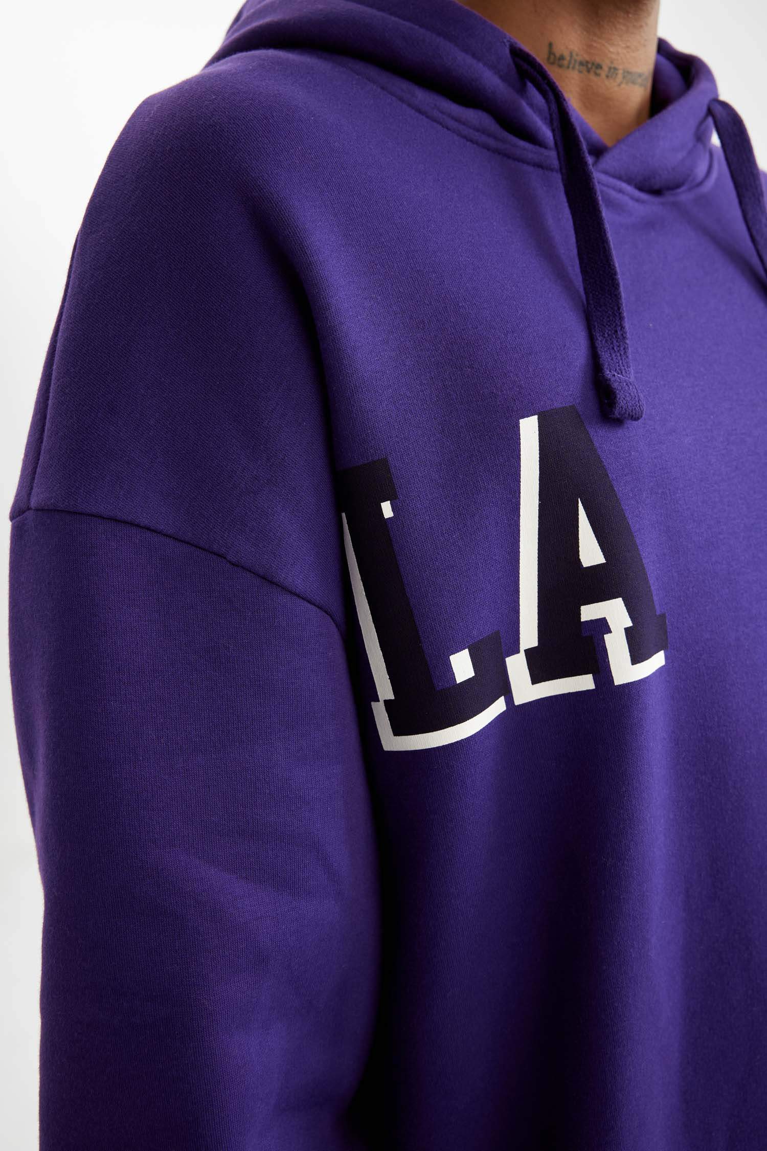 DeFactoFit NBA Los Angeles Lakers Oversize Geniş Kalıp Kapüşonlu Sırt Baskılı Sweatshirt
