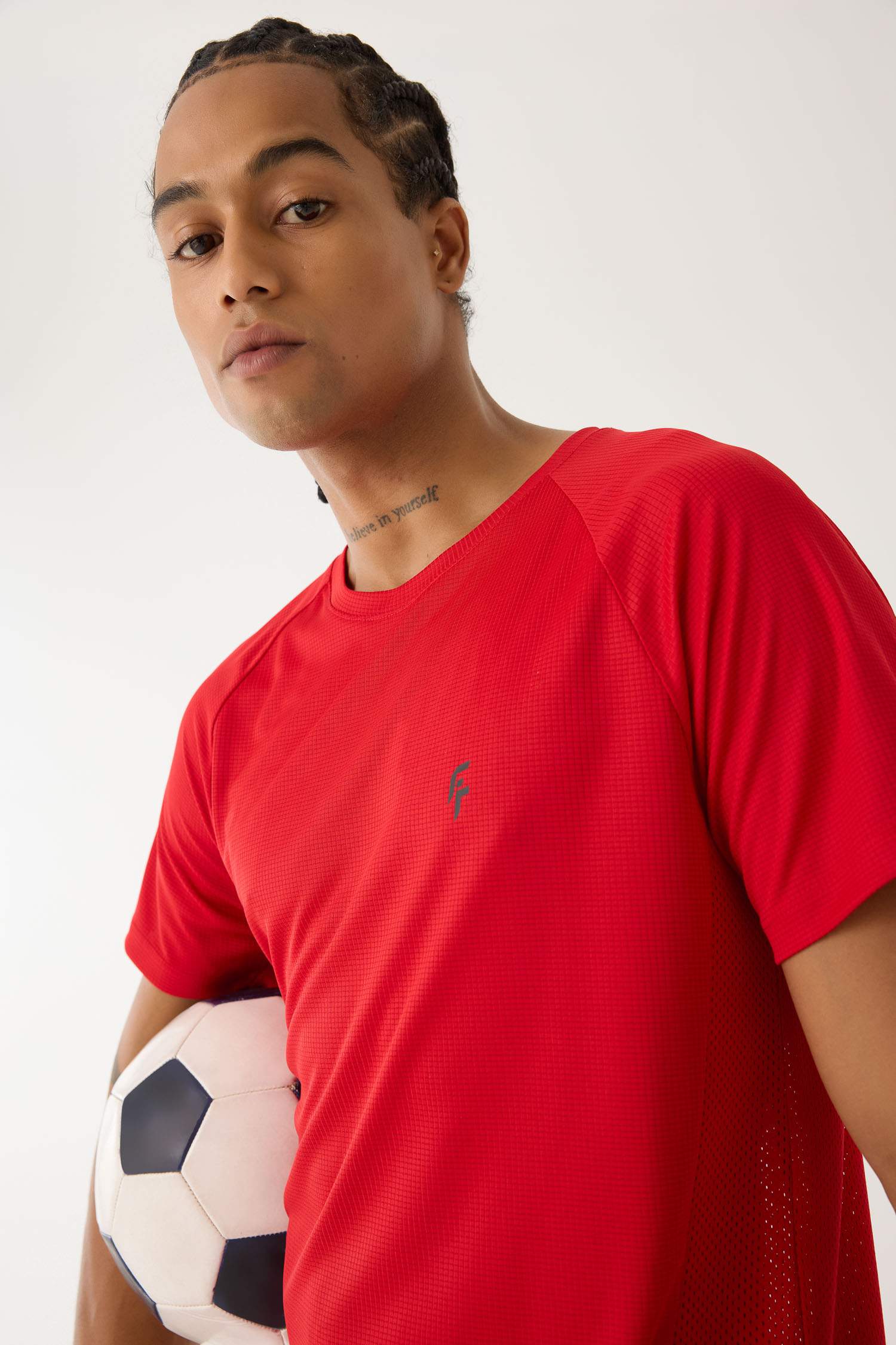 تيشيرت رياضي محبوك قصة عادية من DeFactoFit