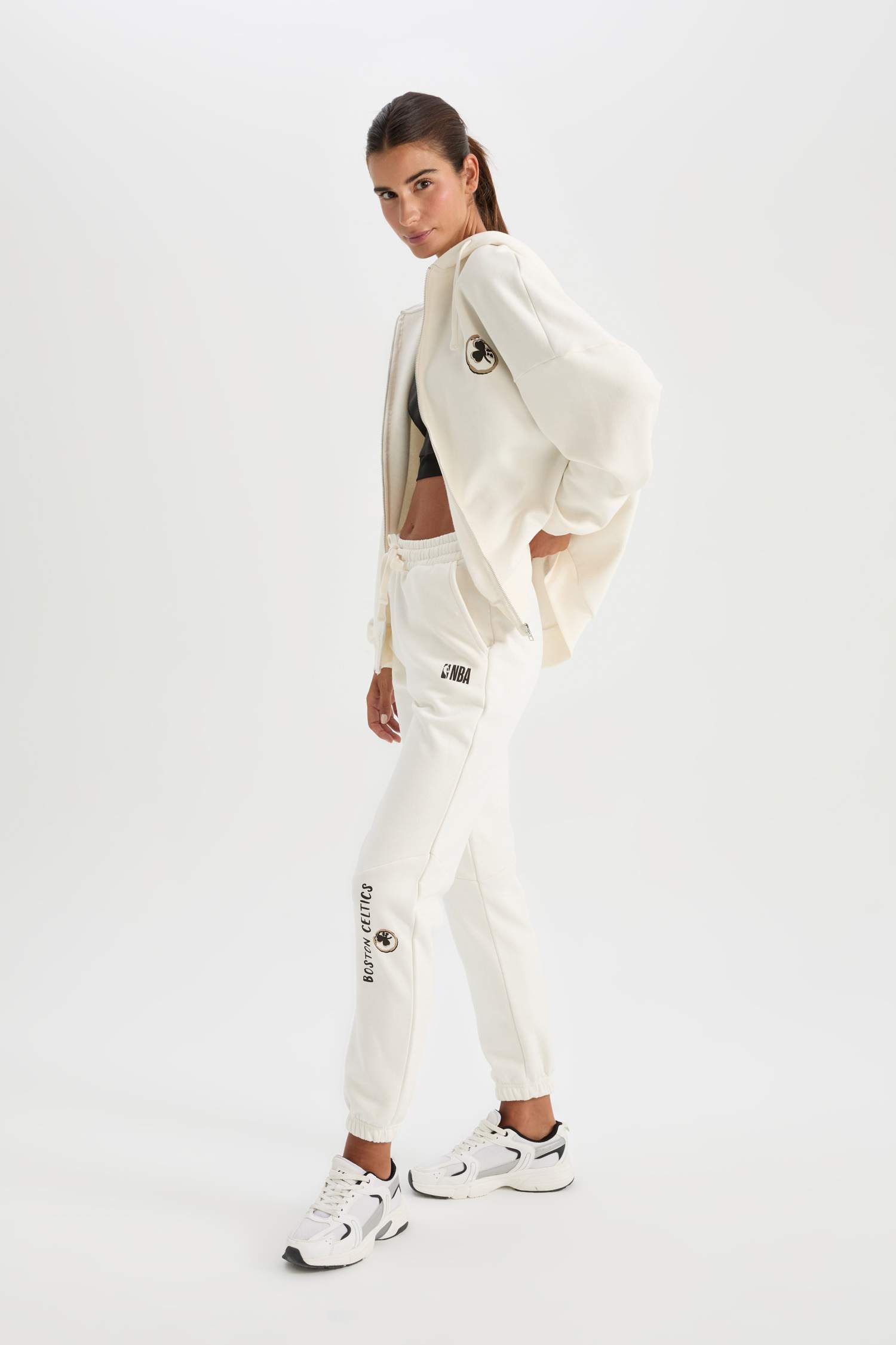 NBA Chicago Bulls Kalın Jogger Eşofman Altı Standart Fit Cepli Beli Paçası Lastikli Bağcıklı Standart Boy