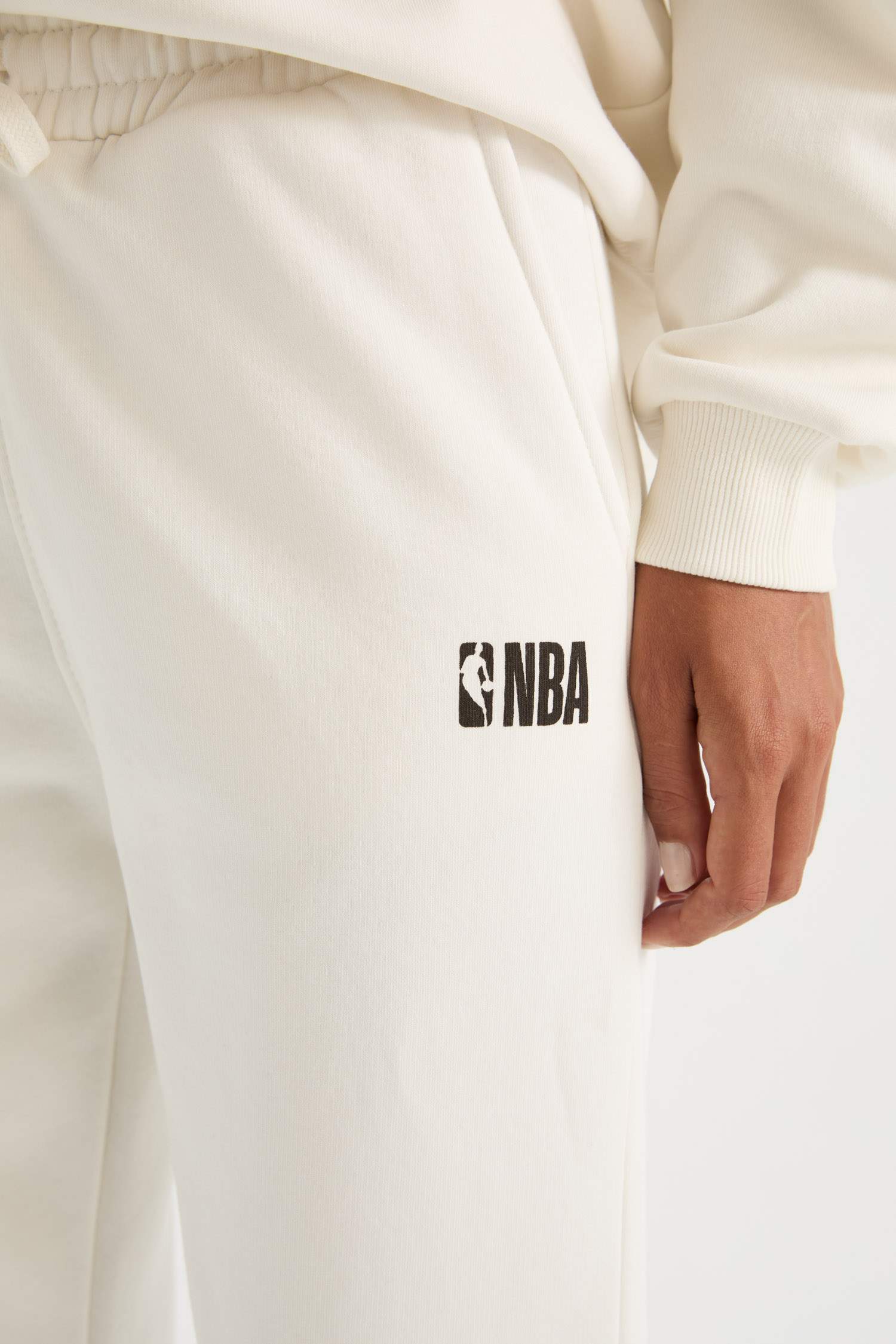 NBA Chicago Bulls Kalın Jogger Eşofman Altı Standart Fit Cepli Beli Paçası Lastikli Bağcıklı Standart Boy